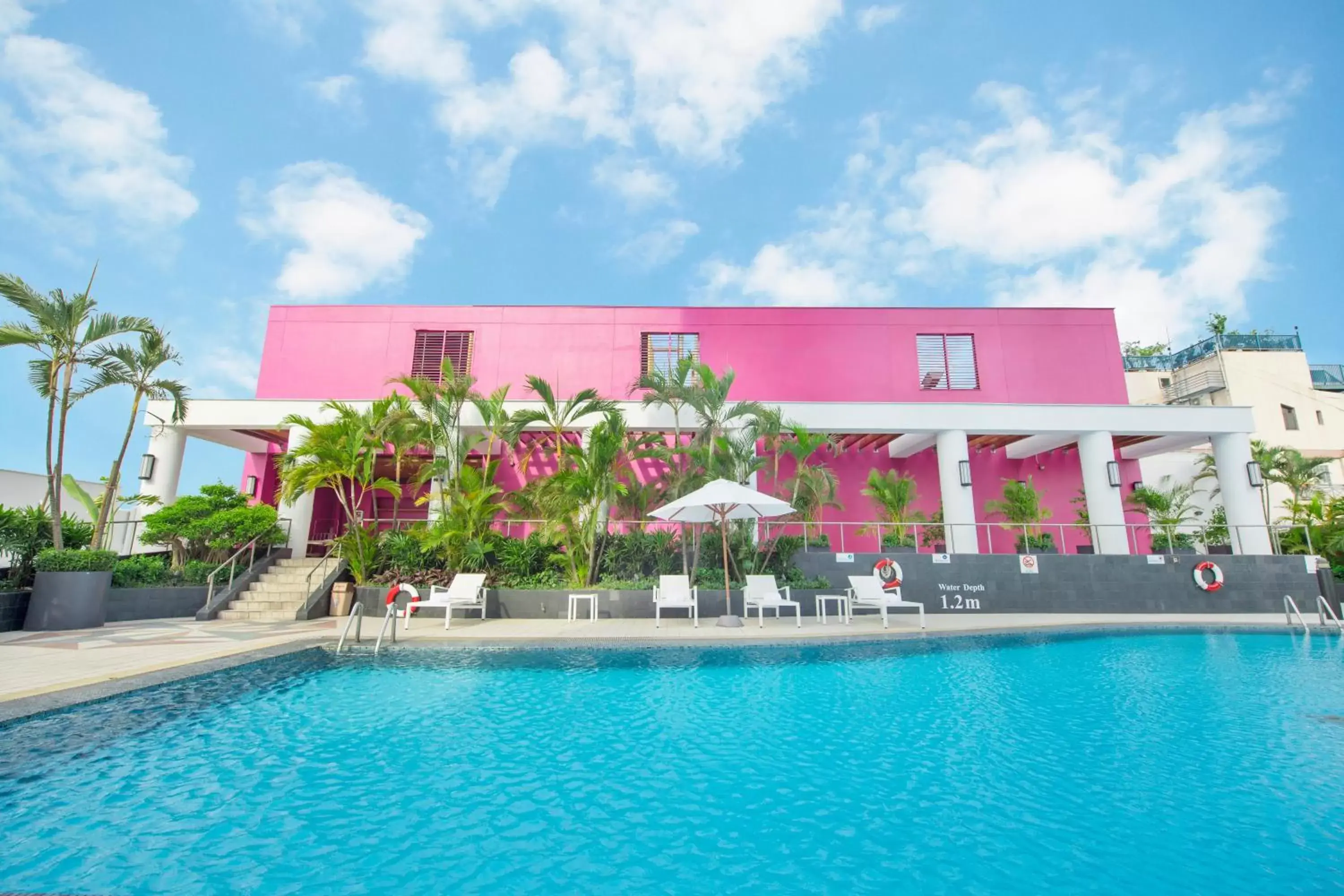 Swimming Pool in Hôtel du Parc Hanoï