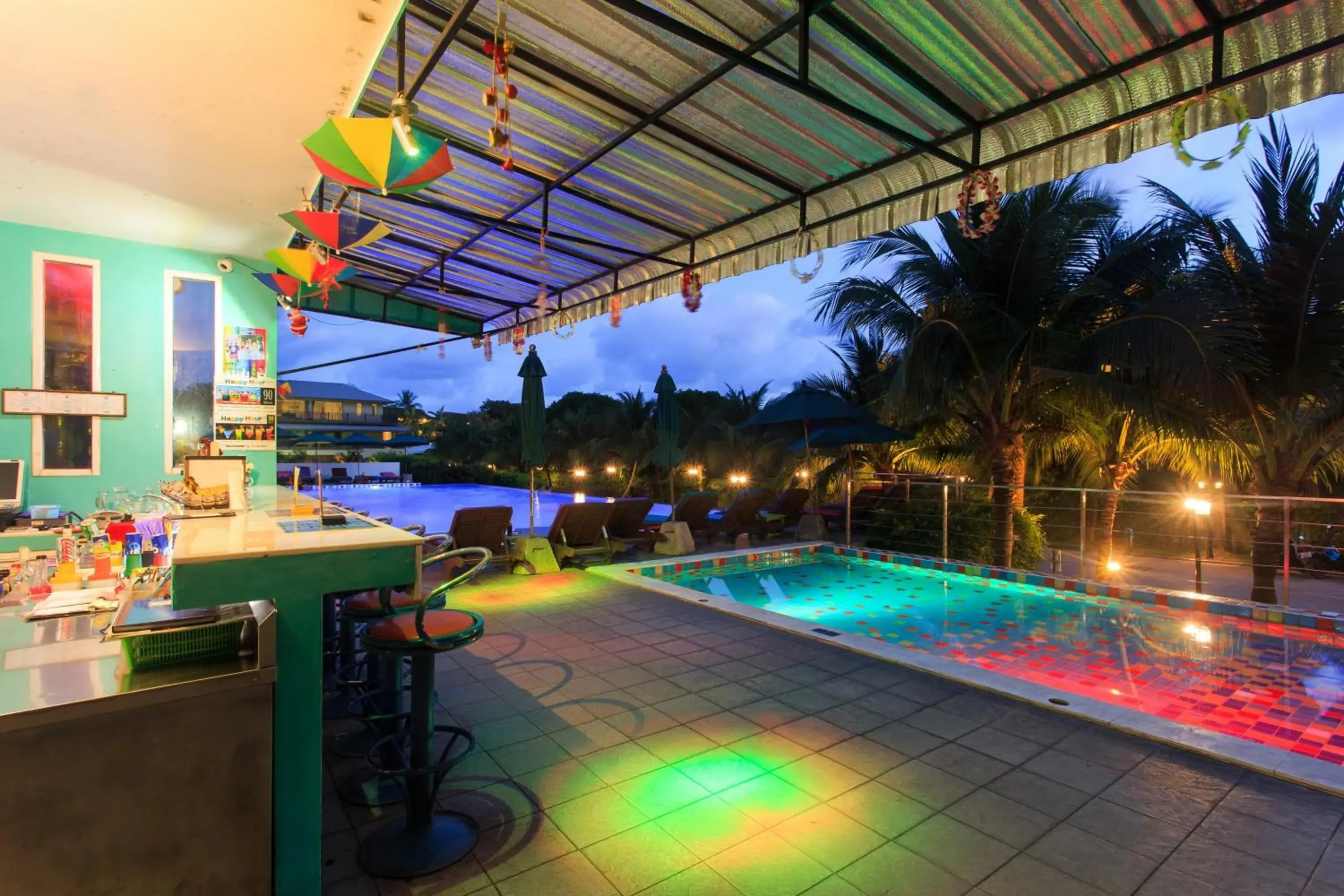 Lounge or bar, Swimming Pool in Samui Verticolor