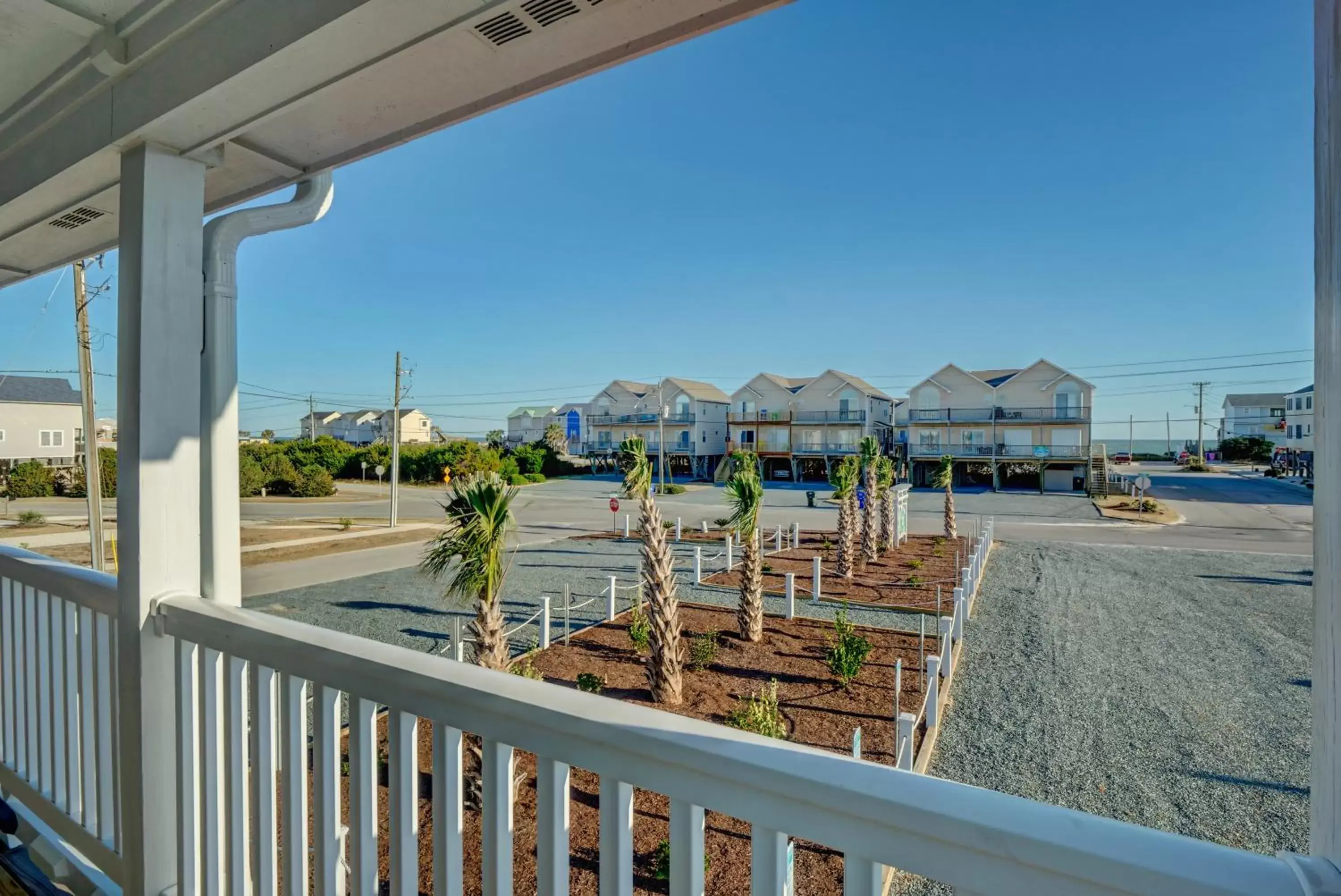 Property building in Loggerhead Inn and Suites by Carolina Retreats