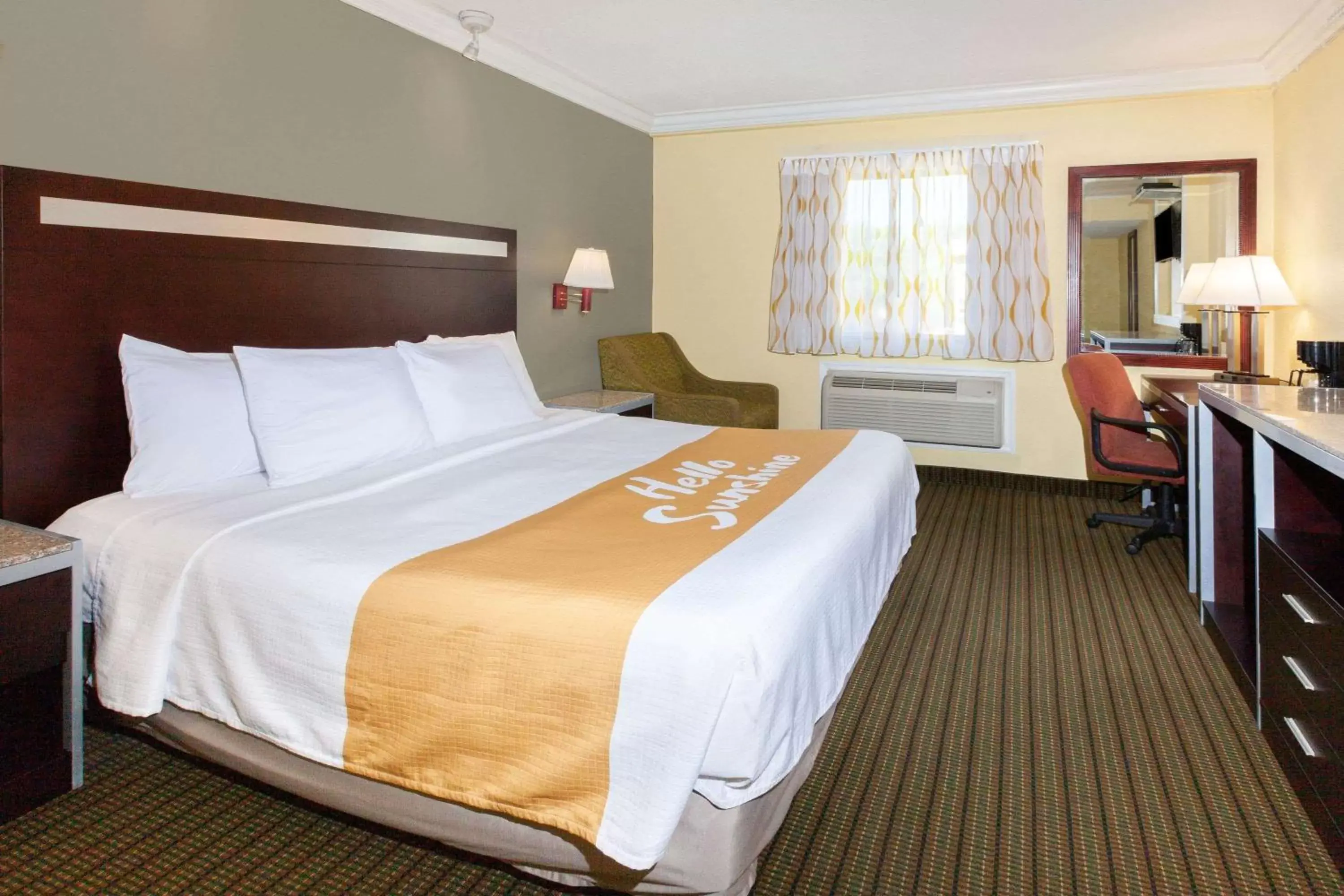 Photo of the whole room, Bed in Days Inn by Wyndham Nanuet / Spring Valley