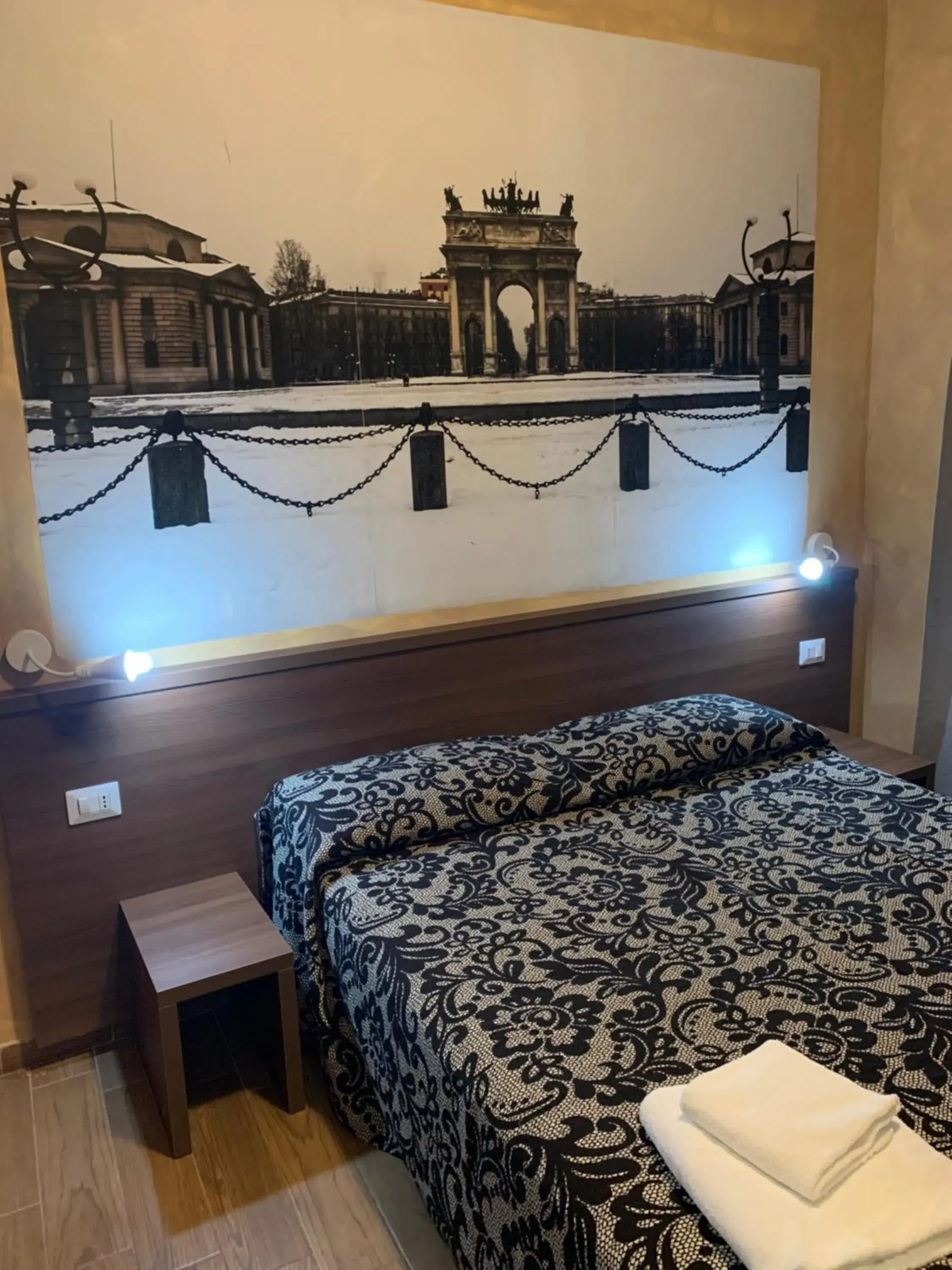 Bedroom, Bed in Albergo Corvetto Corso Lodi