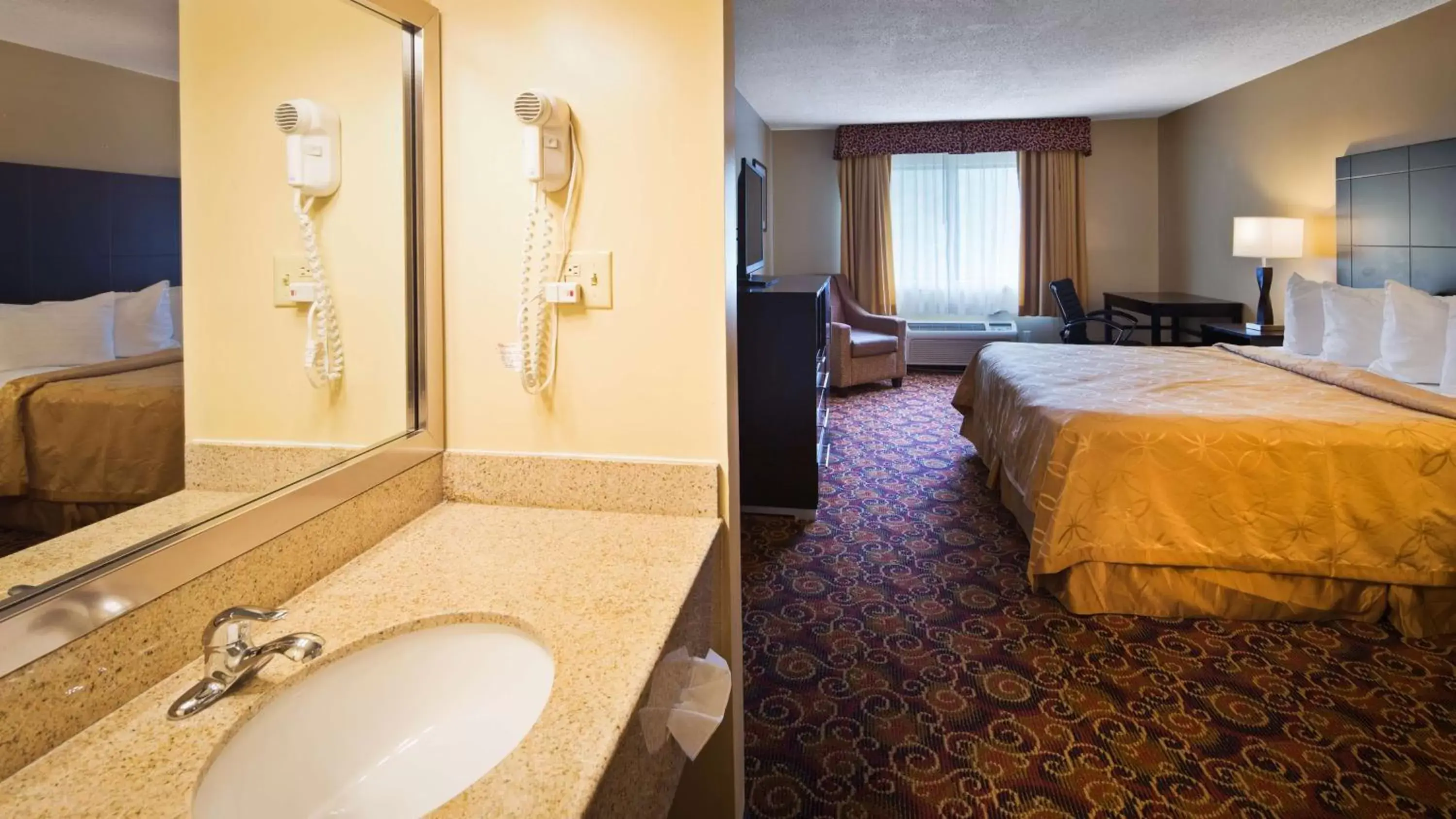 Photo of the whole room, Bathroom in Best Western Monticello