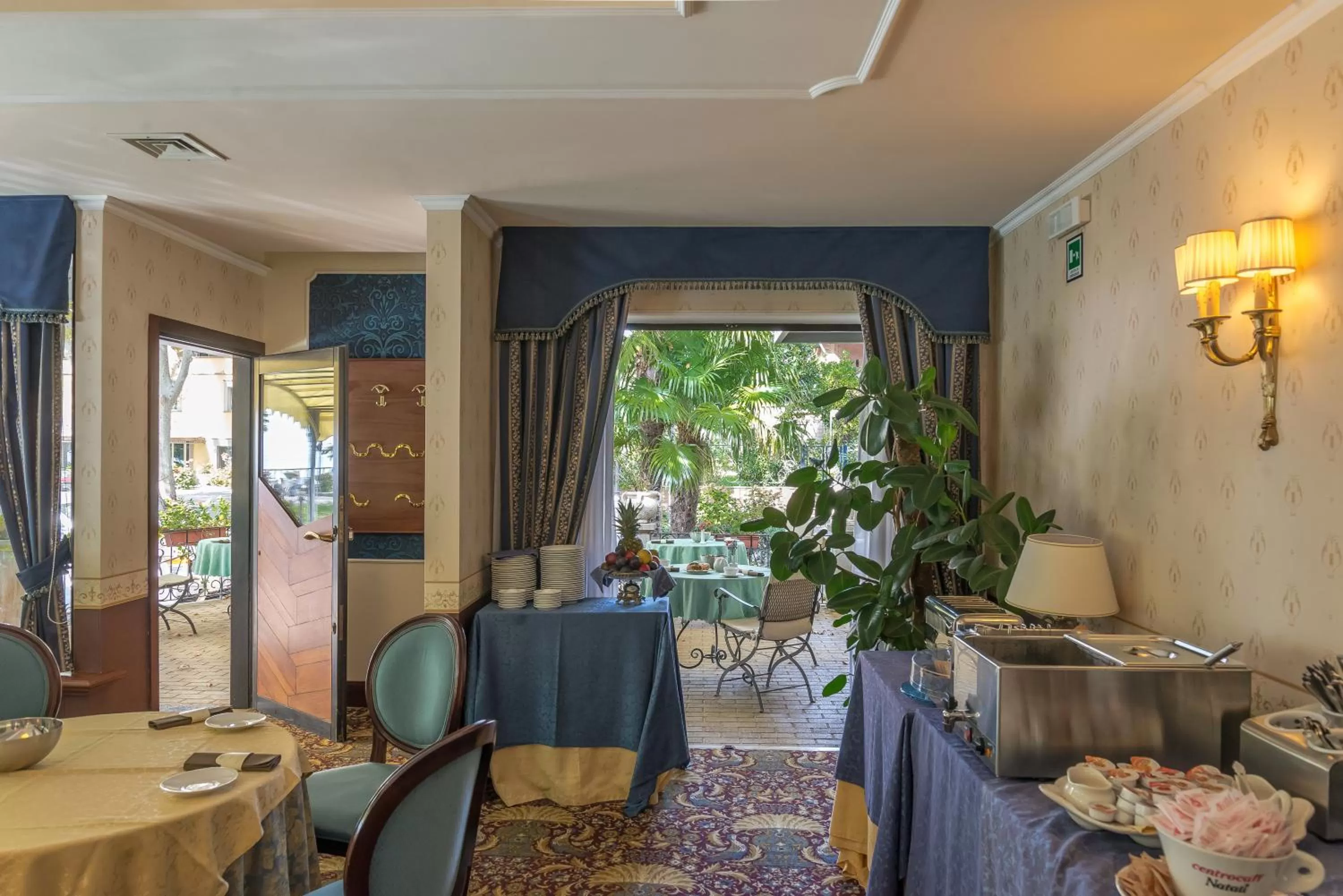 Restaurant/places to eat in Hotel Columbus sul Lago