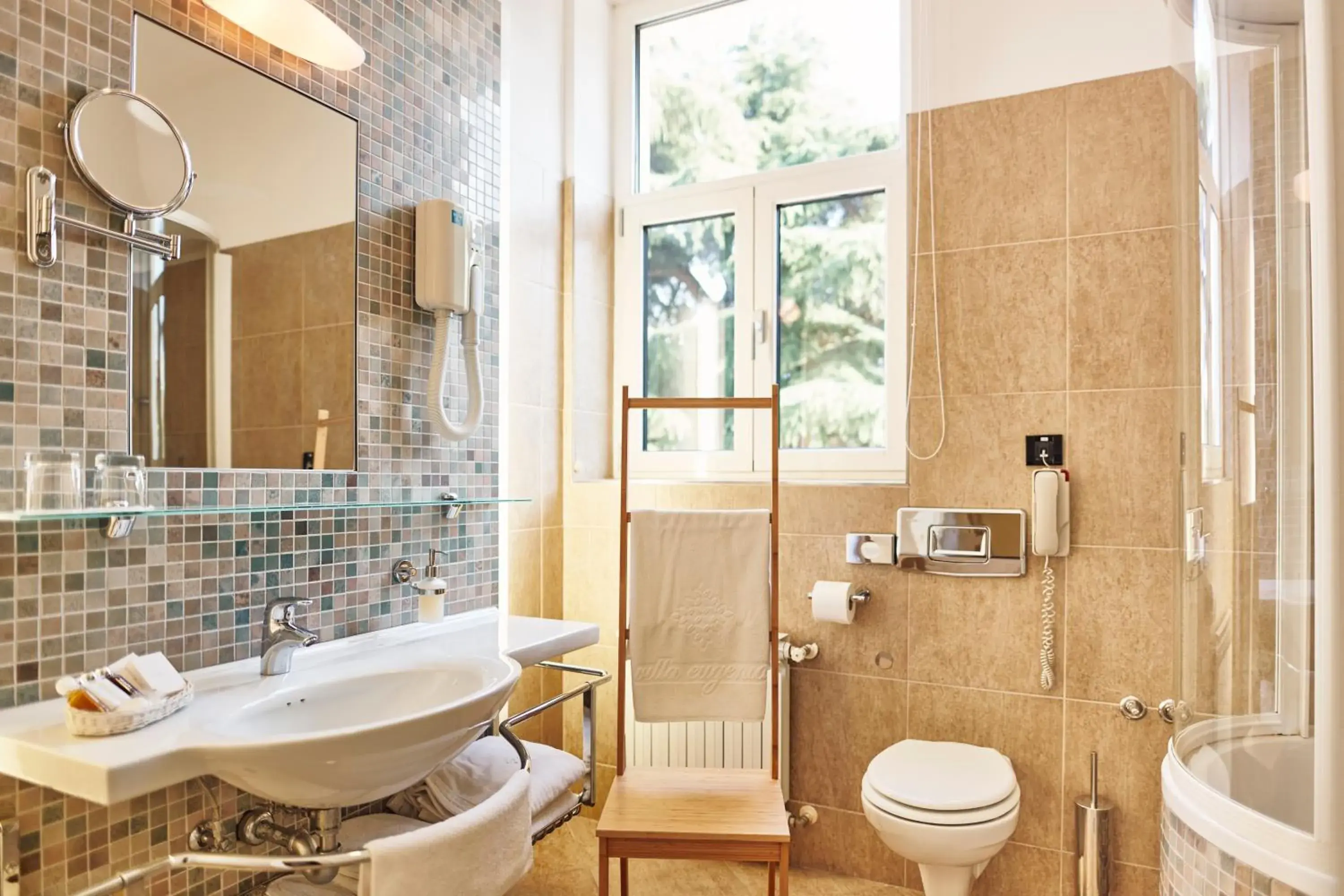 Bathroom in Hotel Villa Eugenia
