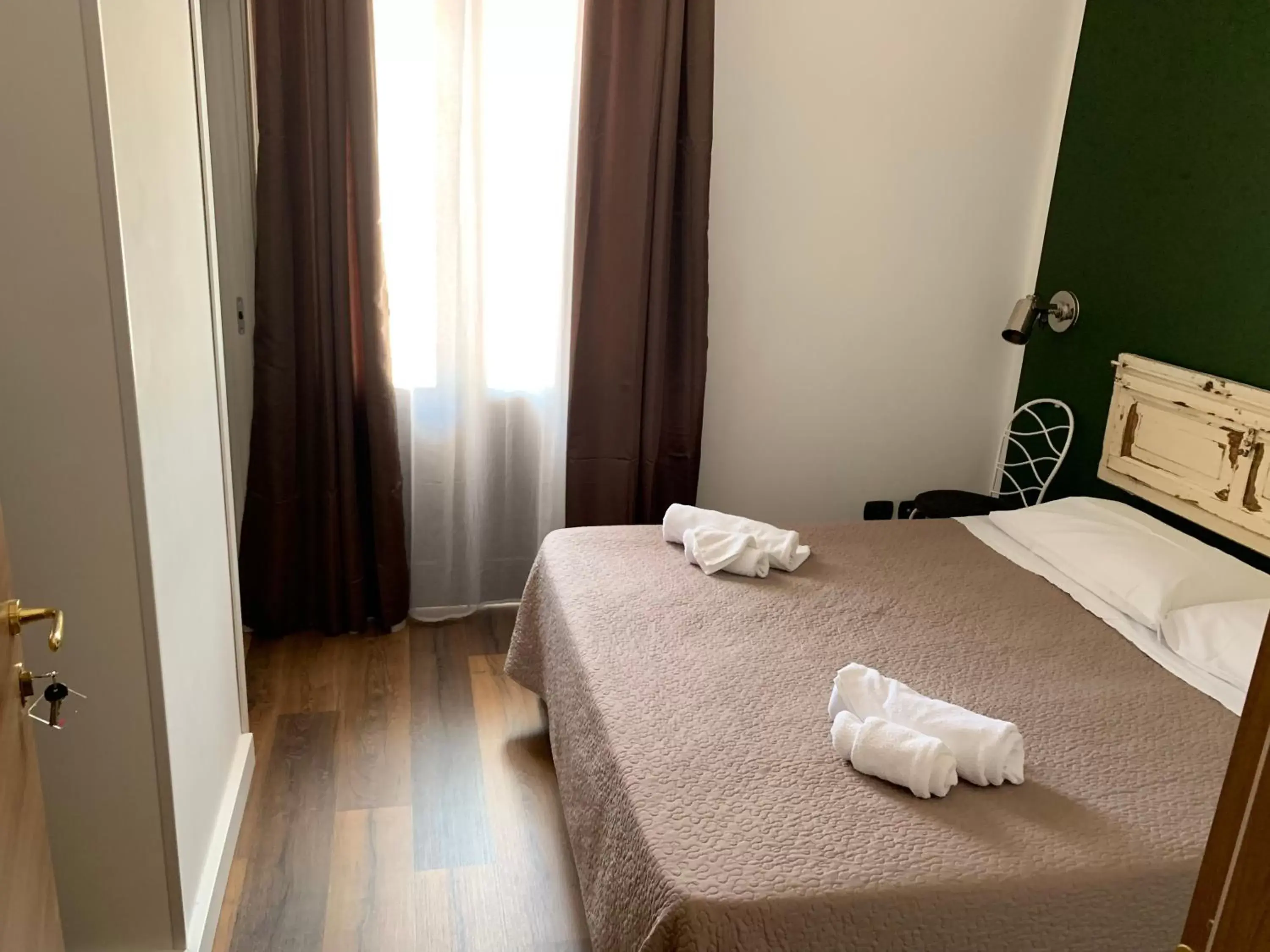 Double Room with Private Bathroom - single occupancy in Cialoma B&B Double Room with Private Bathroom - single occupancy in Cialoma B&B