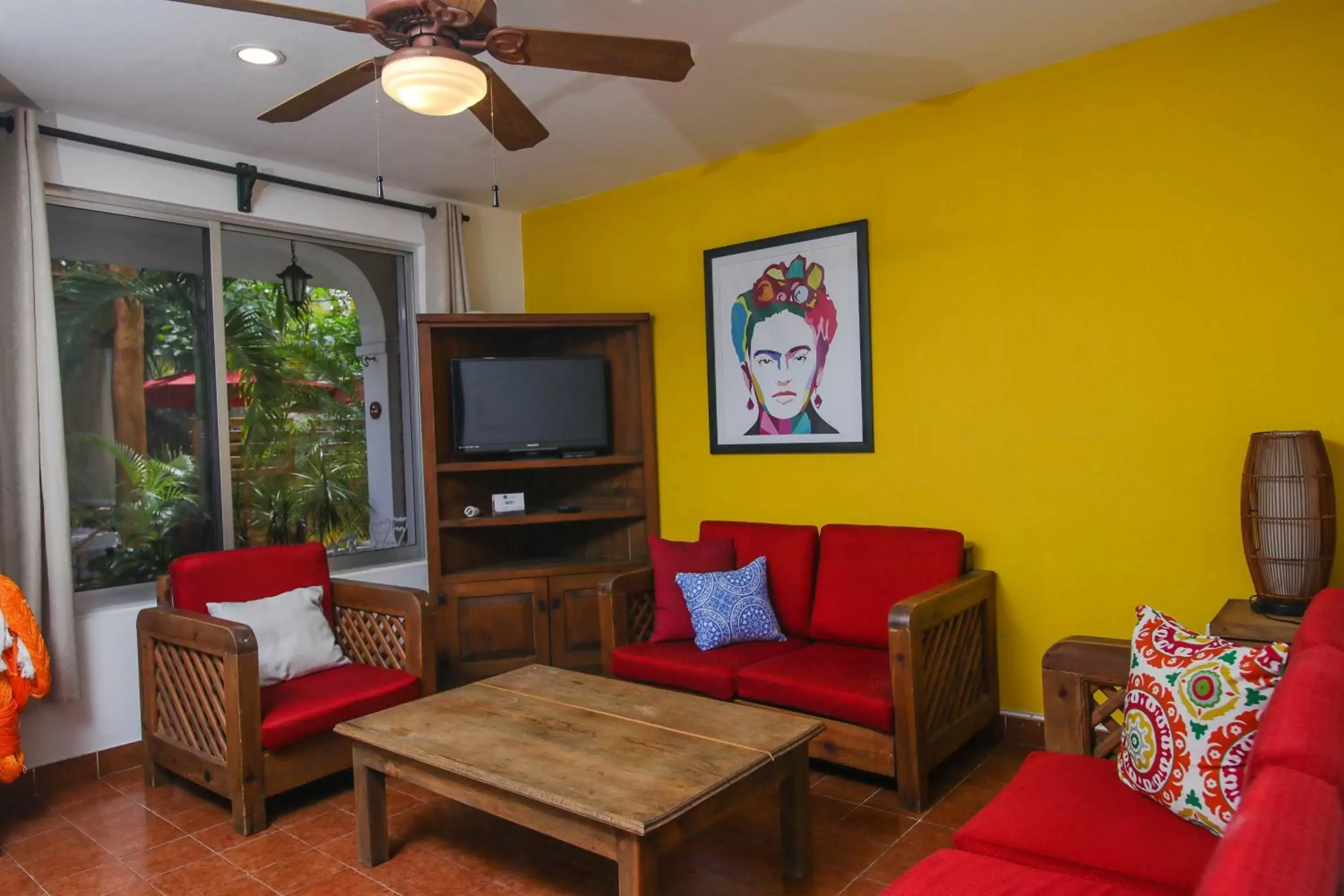 TV and multimedia, Seating Area in Hotel Villas Colibrí Suites & Bungalows