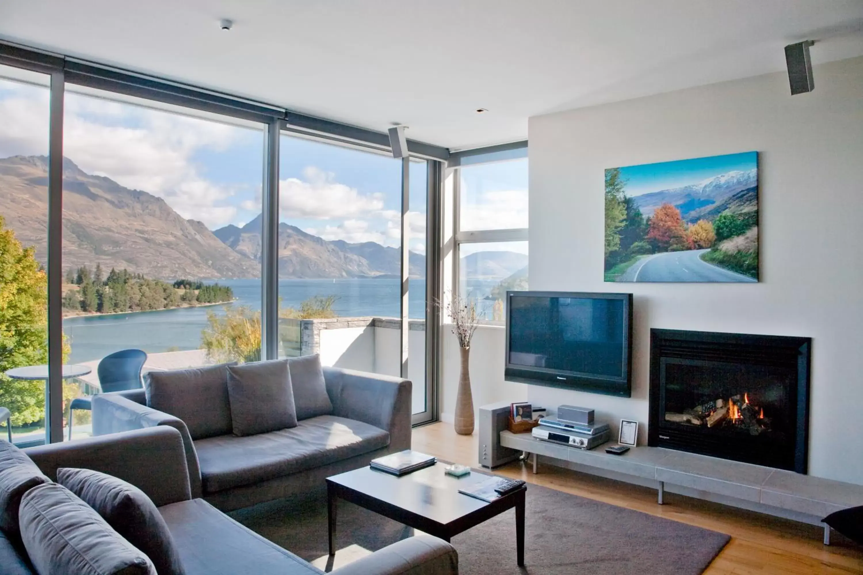 Living room, Seating Area in Swiss-Belsuites Pounamu Queenstown