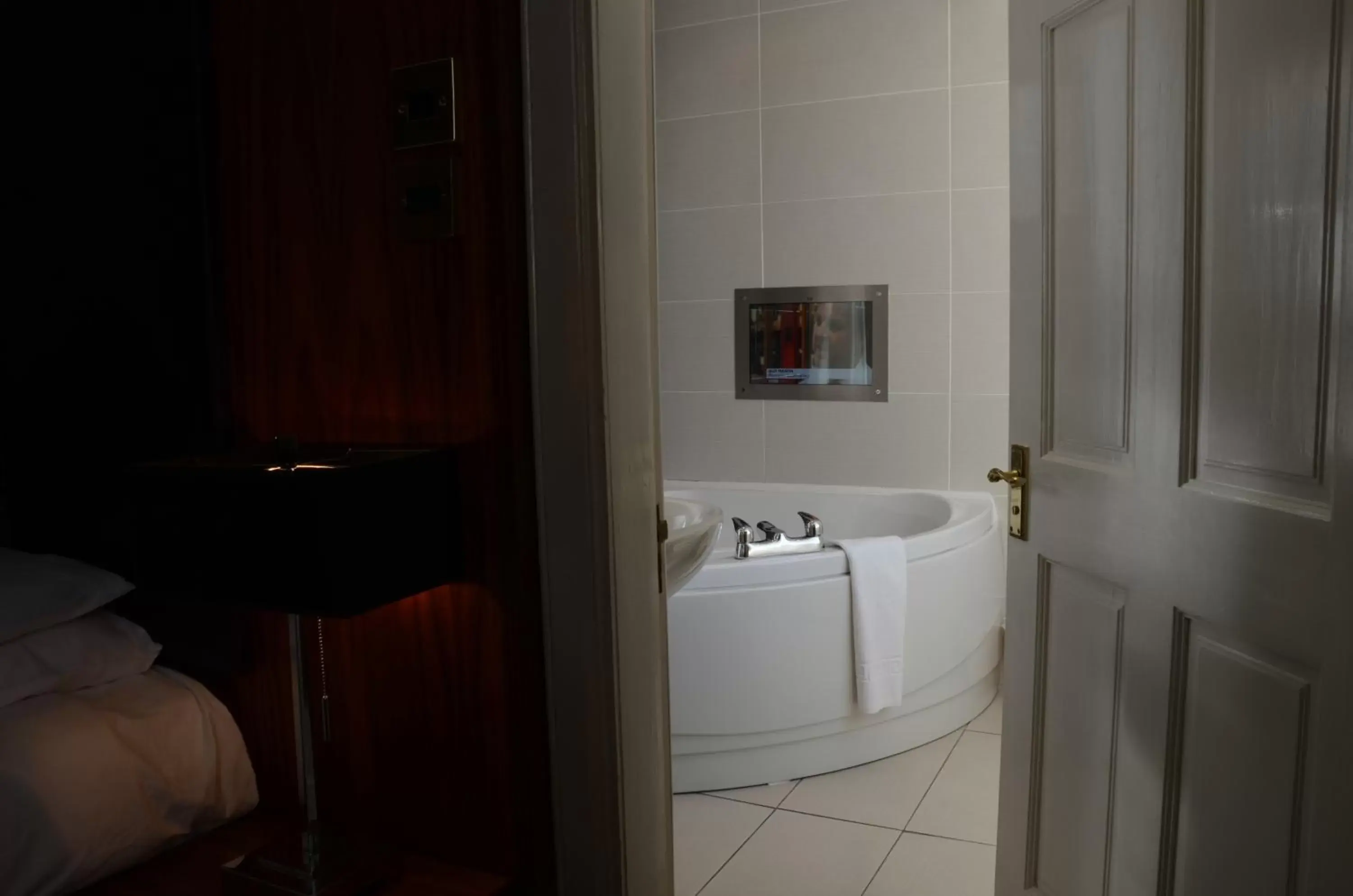 Bathroom in Glazert Country House Hotel