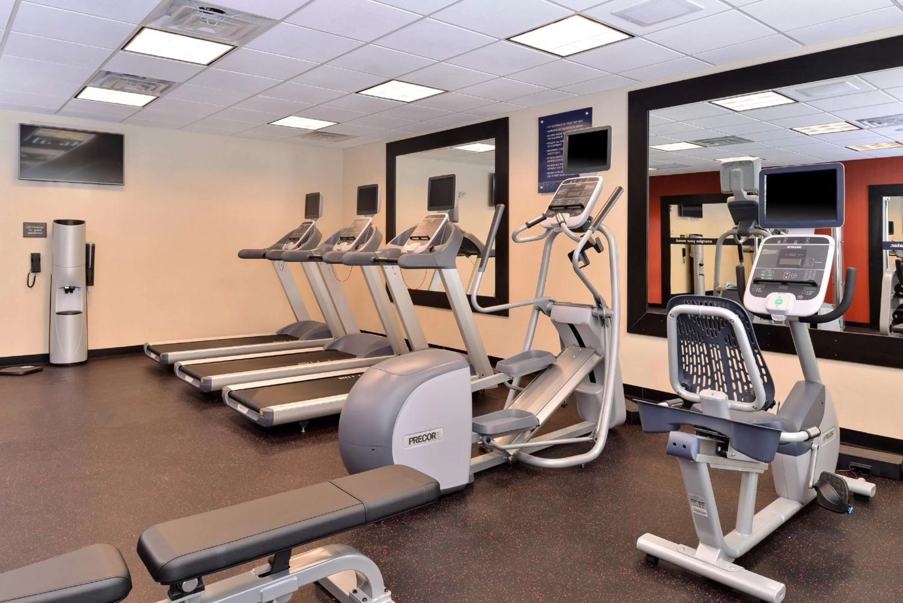 Fitness centre/facilities in Hampton Inn Potsdam
