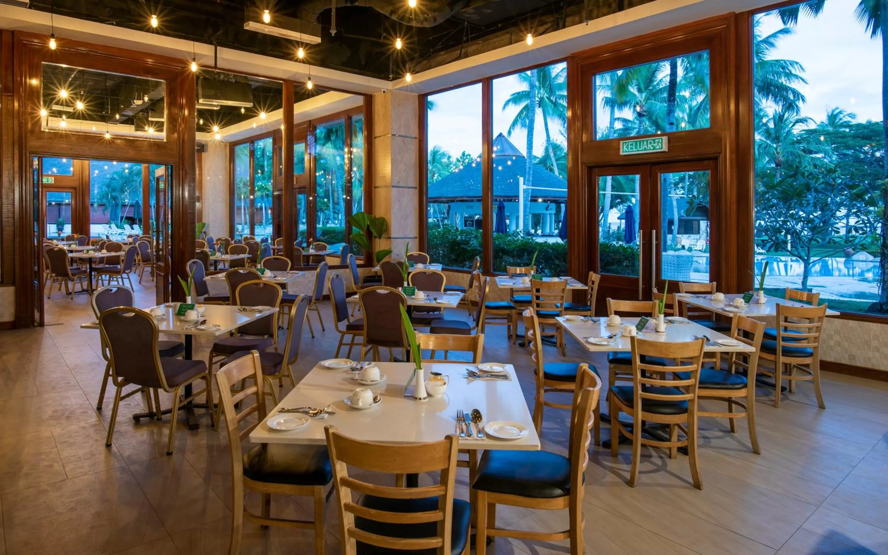 Restaurant/places to eat in Nexus Resort & Spa Karambunai