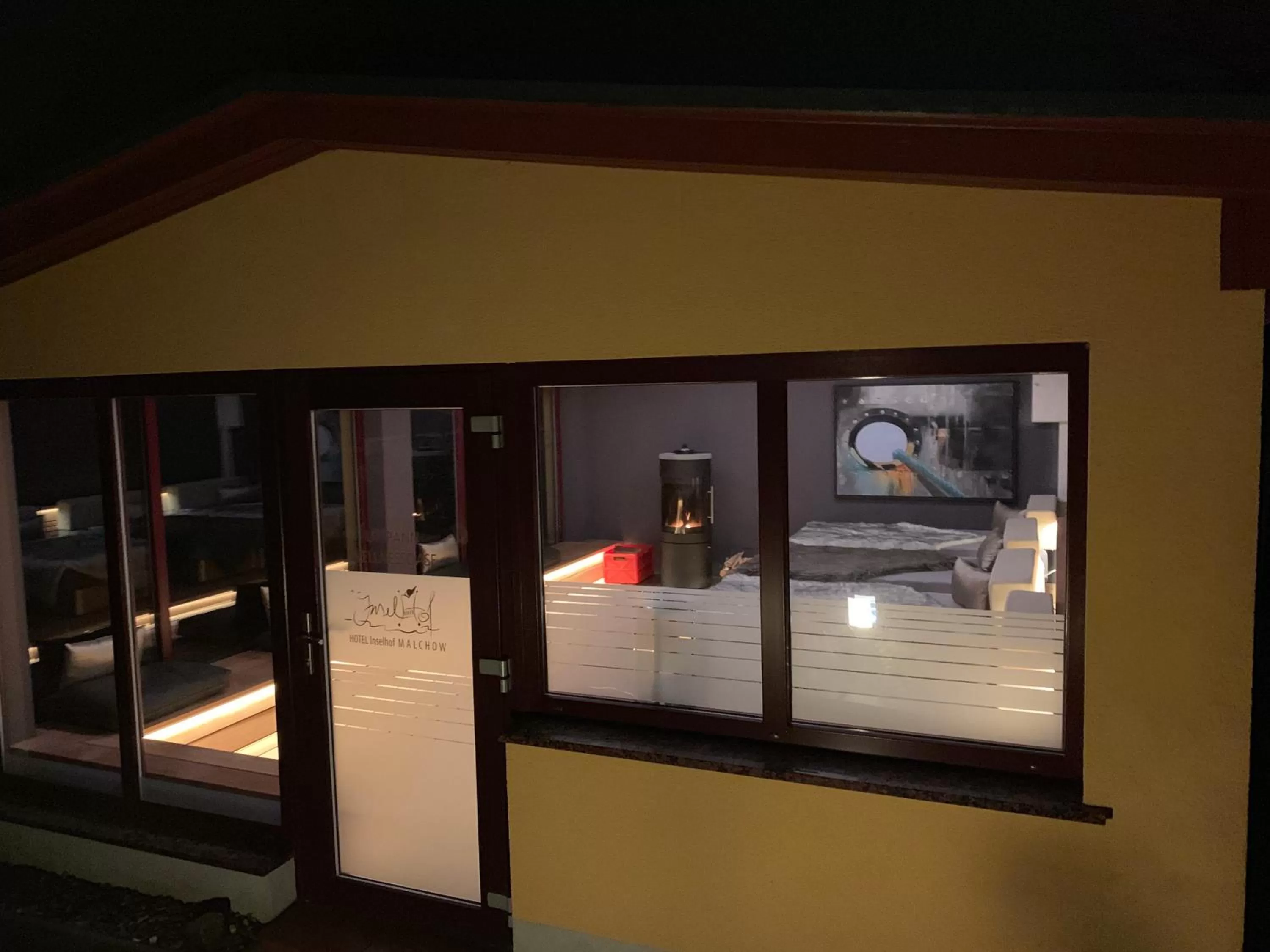 Communal lounge/ TV room in Hotel Inselhof