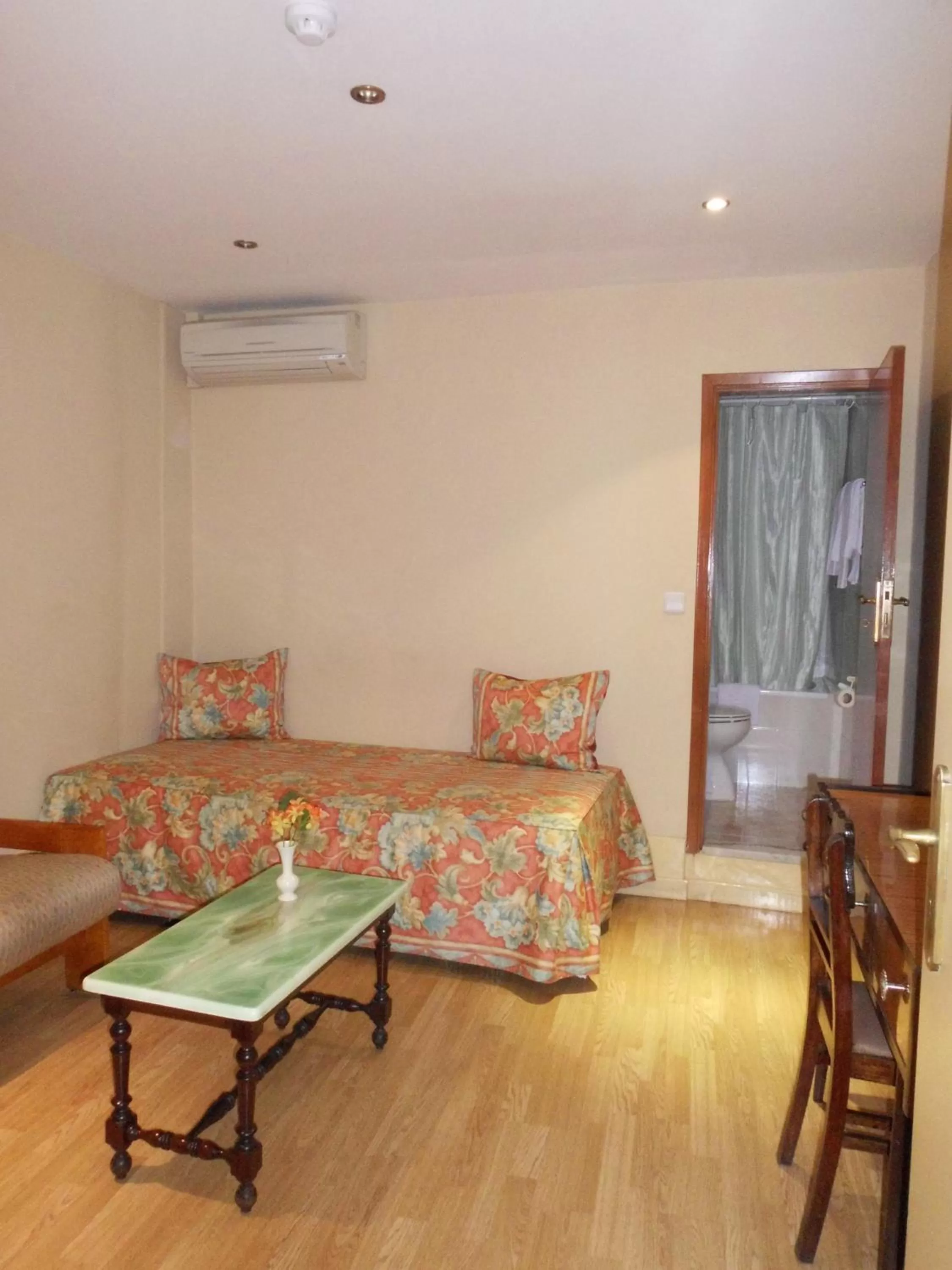 Living room, Seating Area in Hotel Larbelo