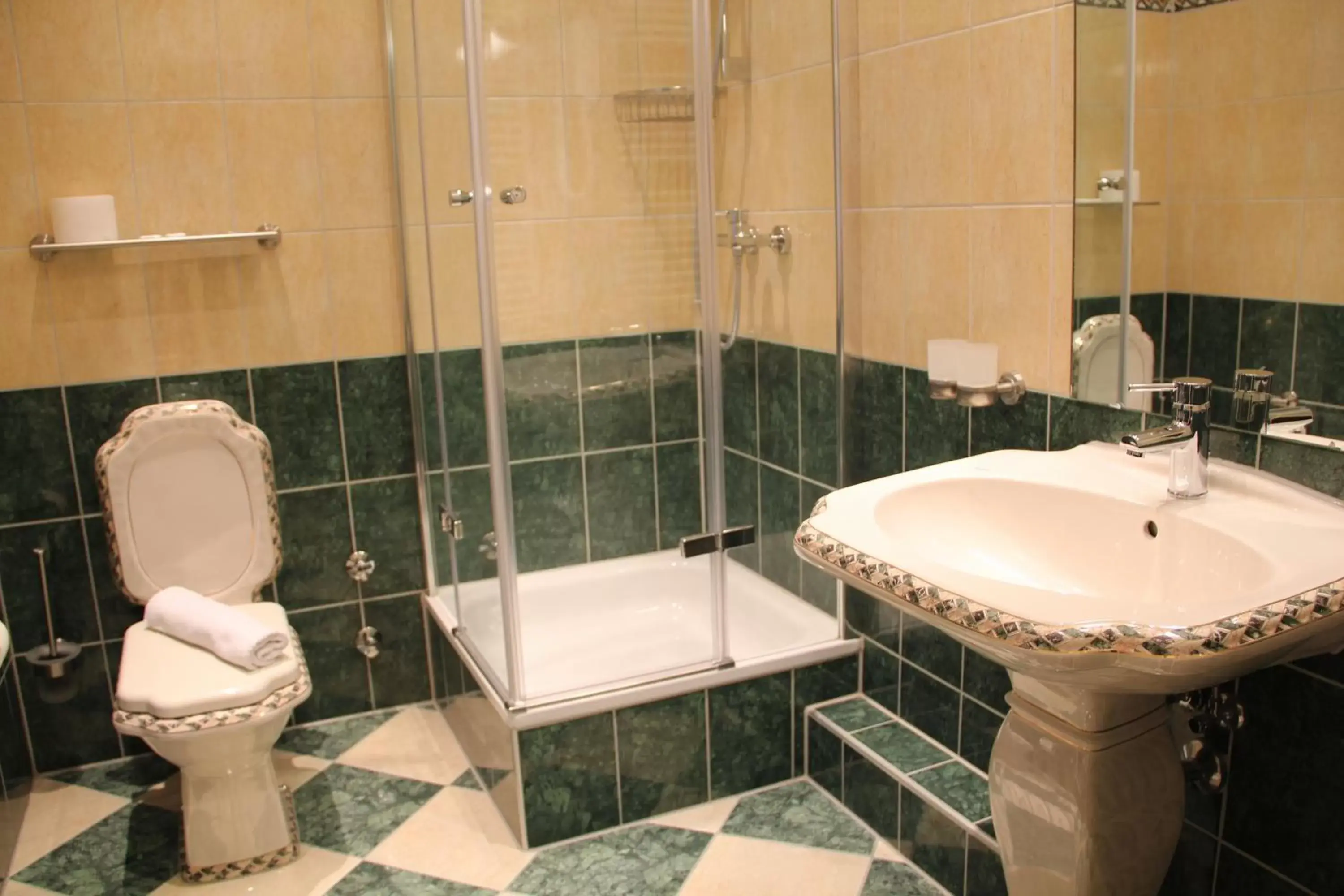 Bathroom in Wali's Hotel