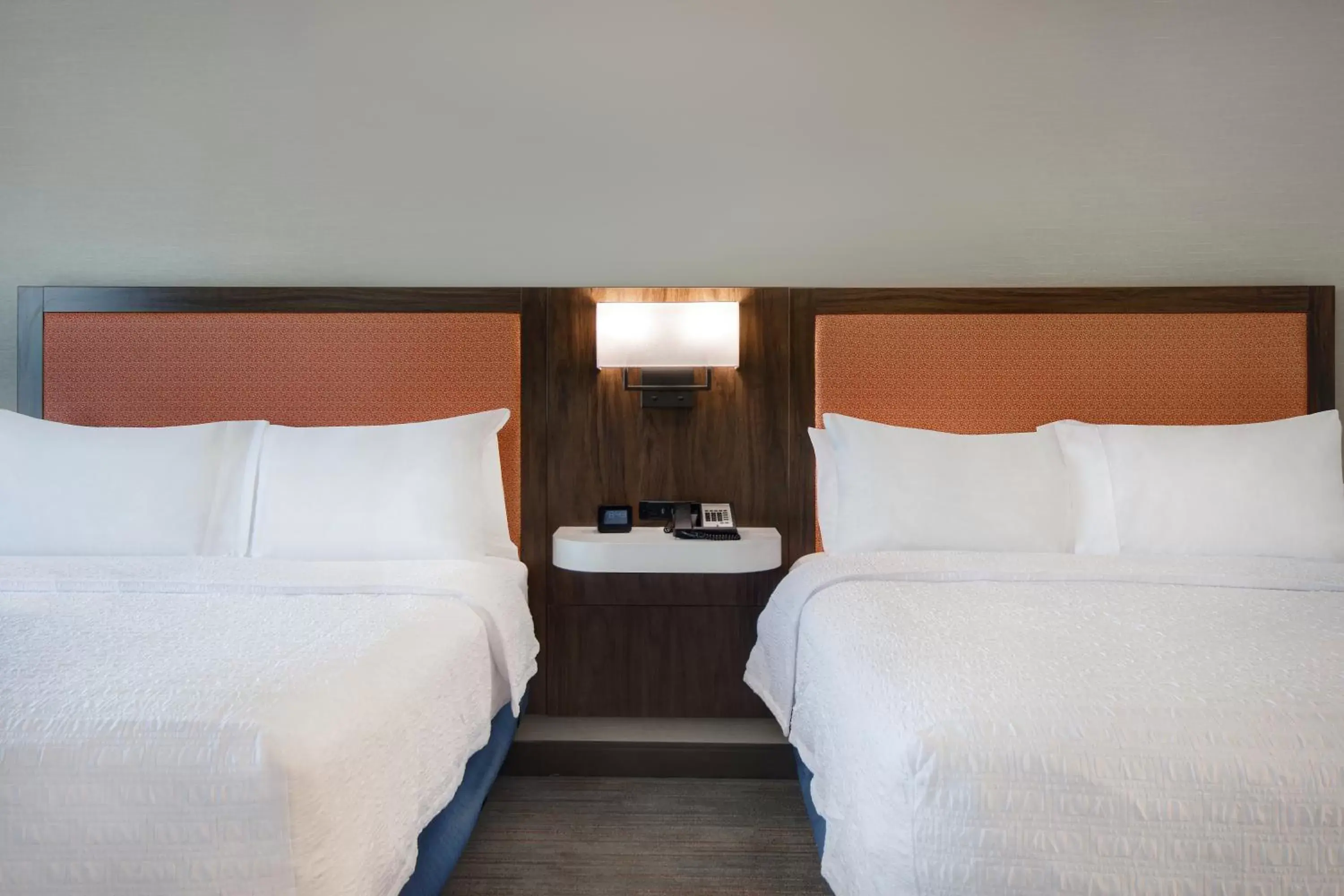 Queen Room with Two Queen Beds in Hampton Inn & Suites Yonkers Queen Room with Two Queen Beds in Hampton Inn & Suites Yonkers