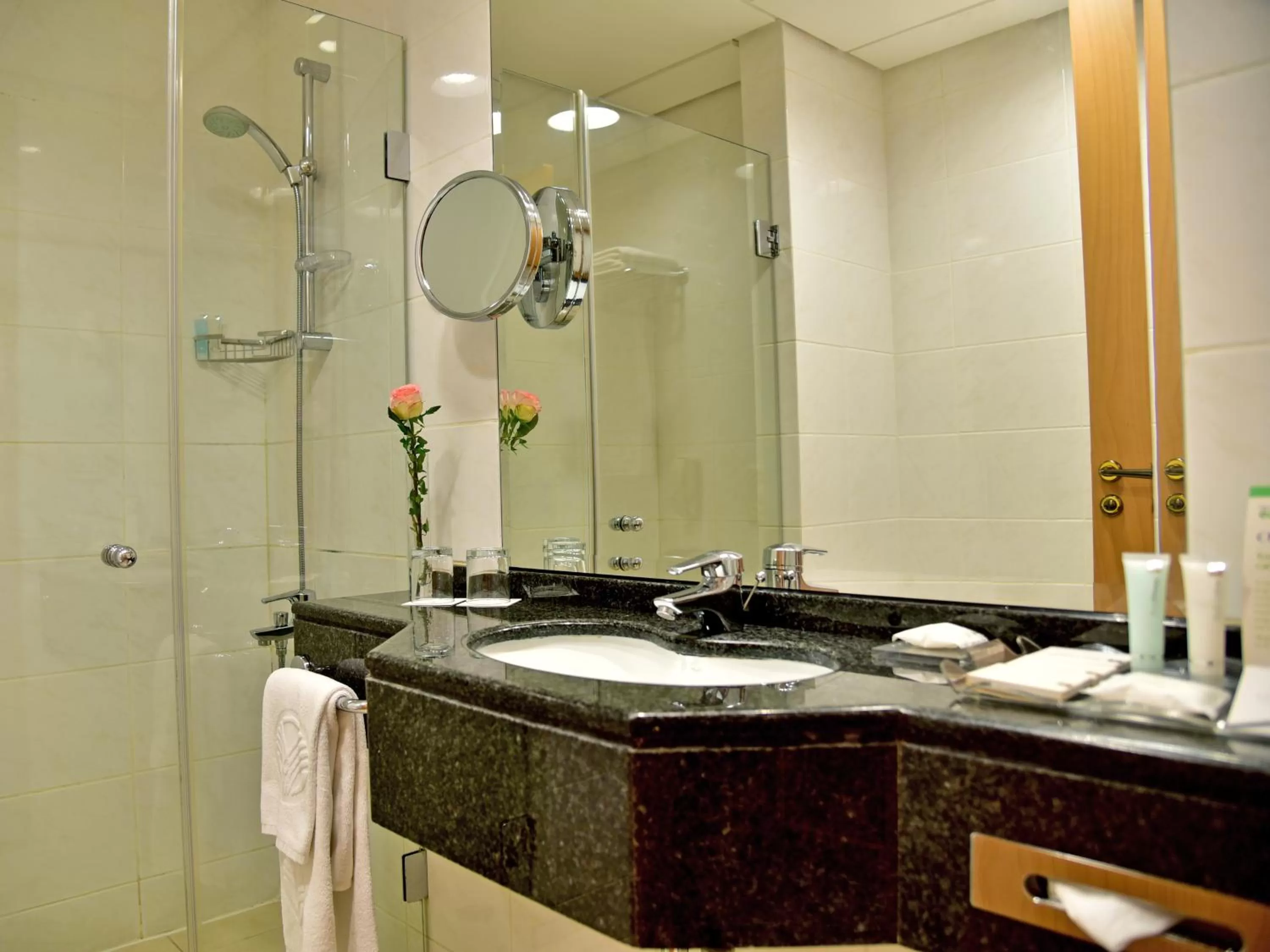 Shower in Gefinor Rotana – Beirut
