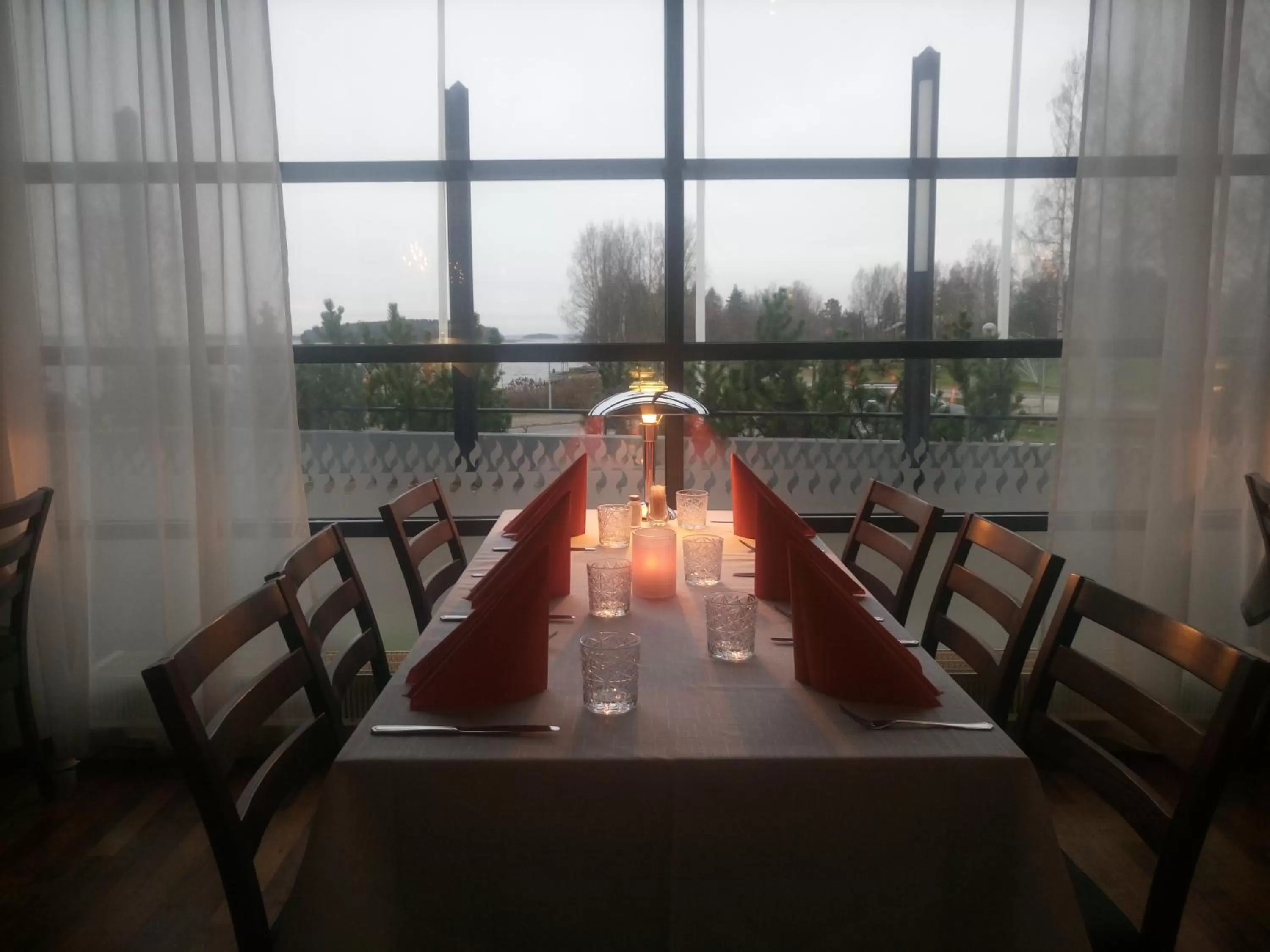 Restaurant/Places to Eat in Hotelli Kivitippu