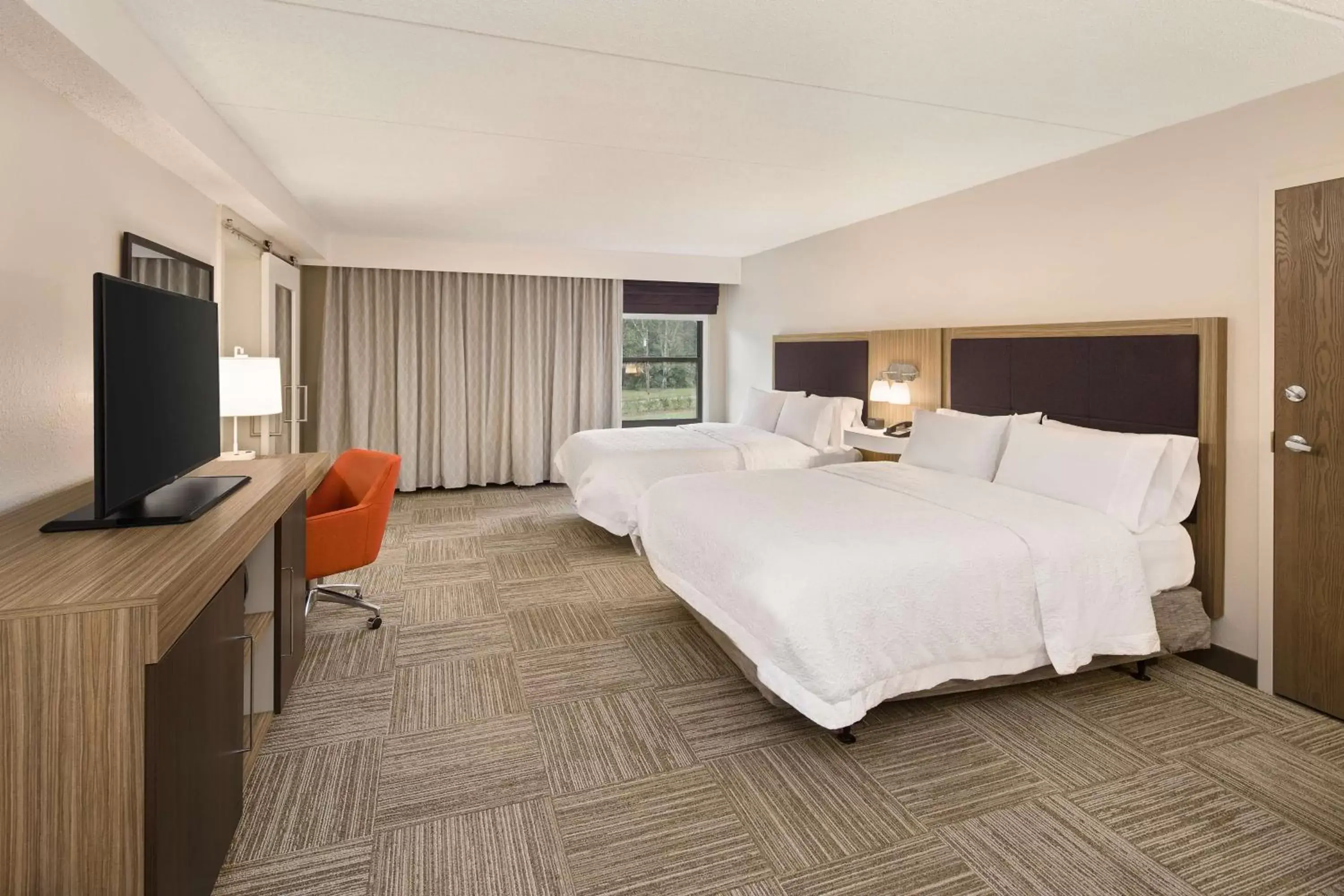 Queen Room with Two Queen Beds - Mobility and Hearing Access/Non-Smoking in Hampton Inn Lagrange near Callaway Gardens Queen Room with Two Queen Beds - Mobility and Hearing Access/Non-Smoking in Hampton Inn Lagrange near Callaway Gardens