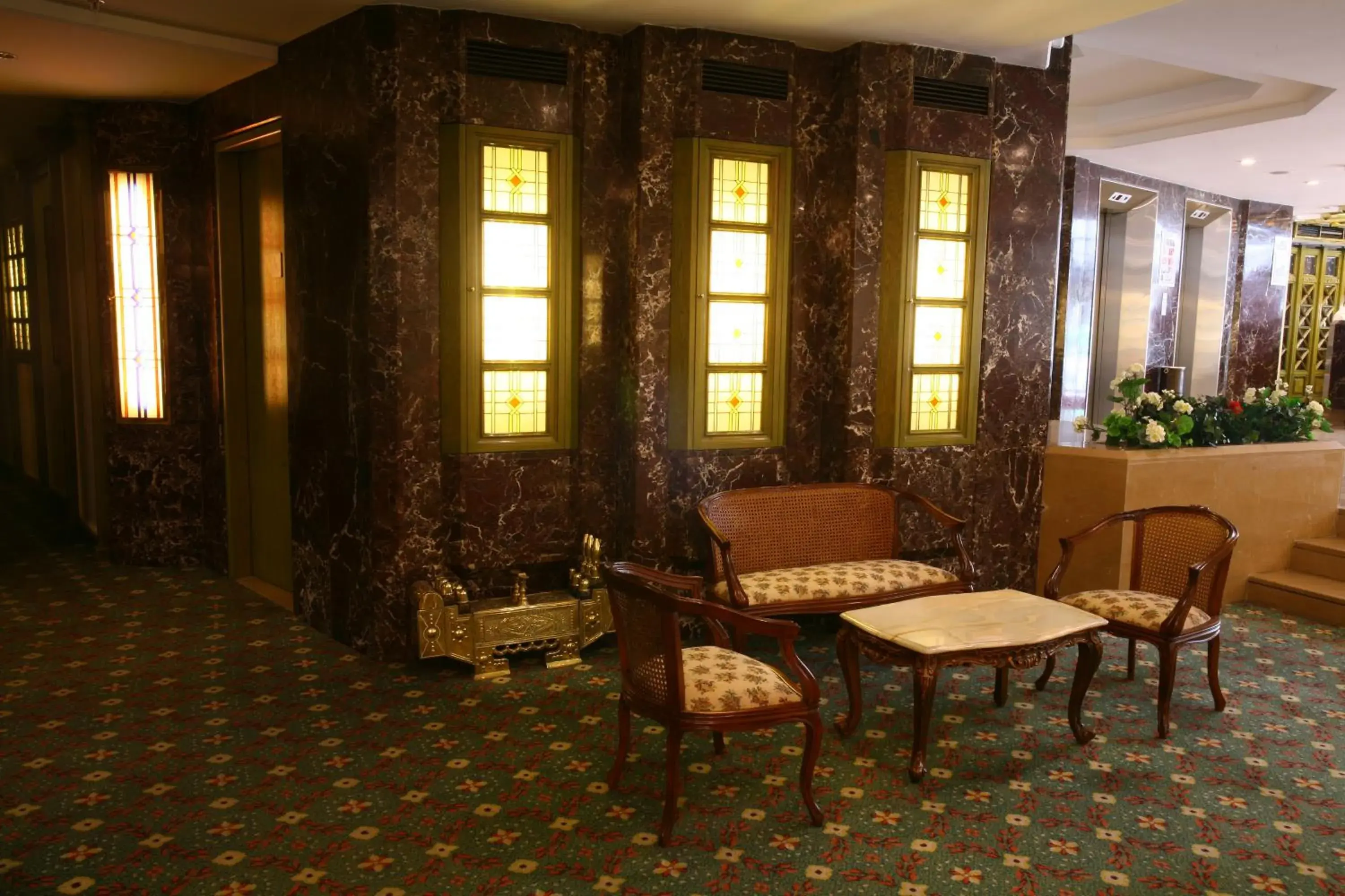 Lobby or reception in Istanbul Royal Hotel