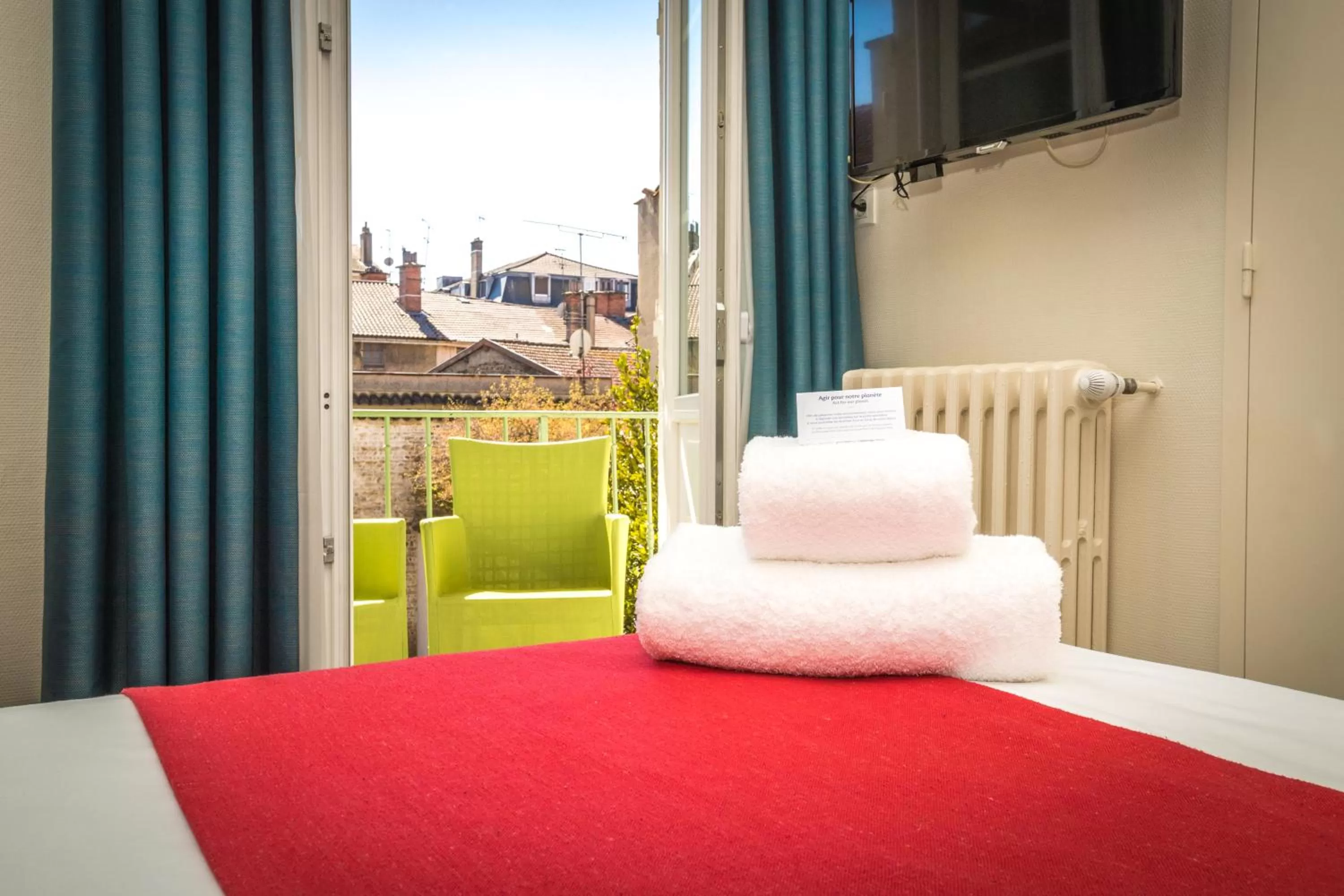 Decorative detail, Bed in Best Western Hôtel de France