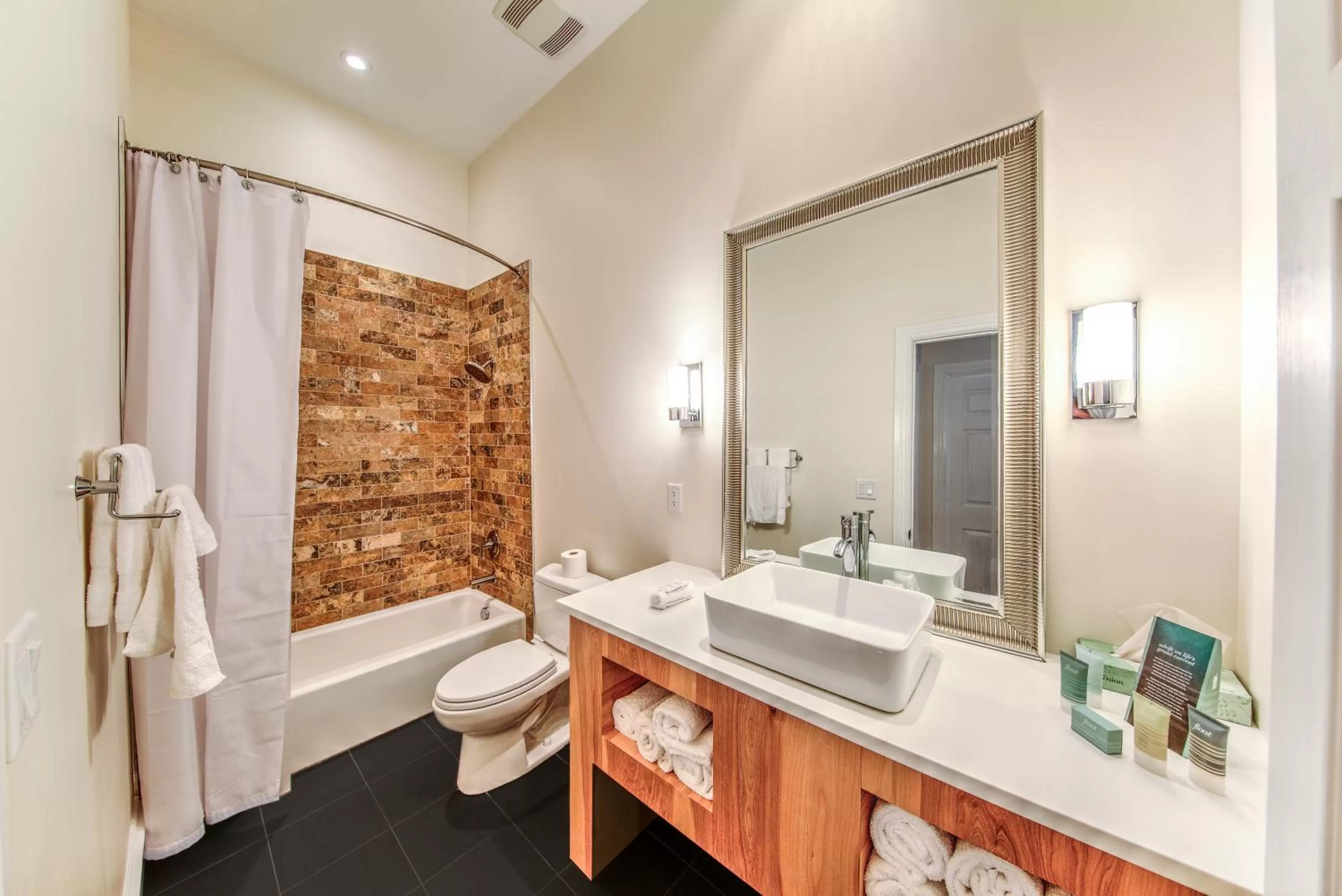 Bathroom in The Harkness Hotel