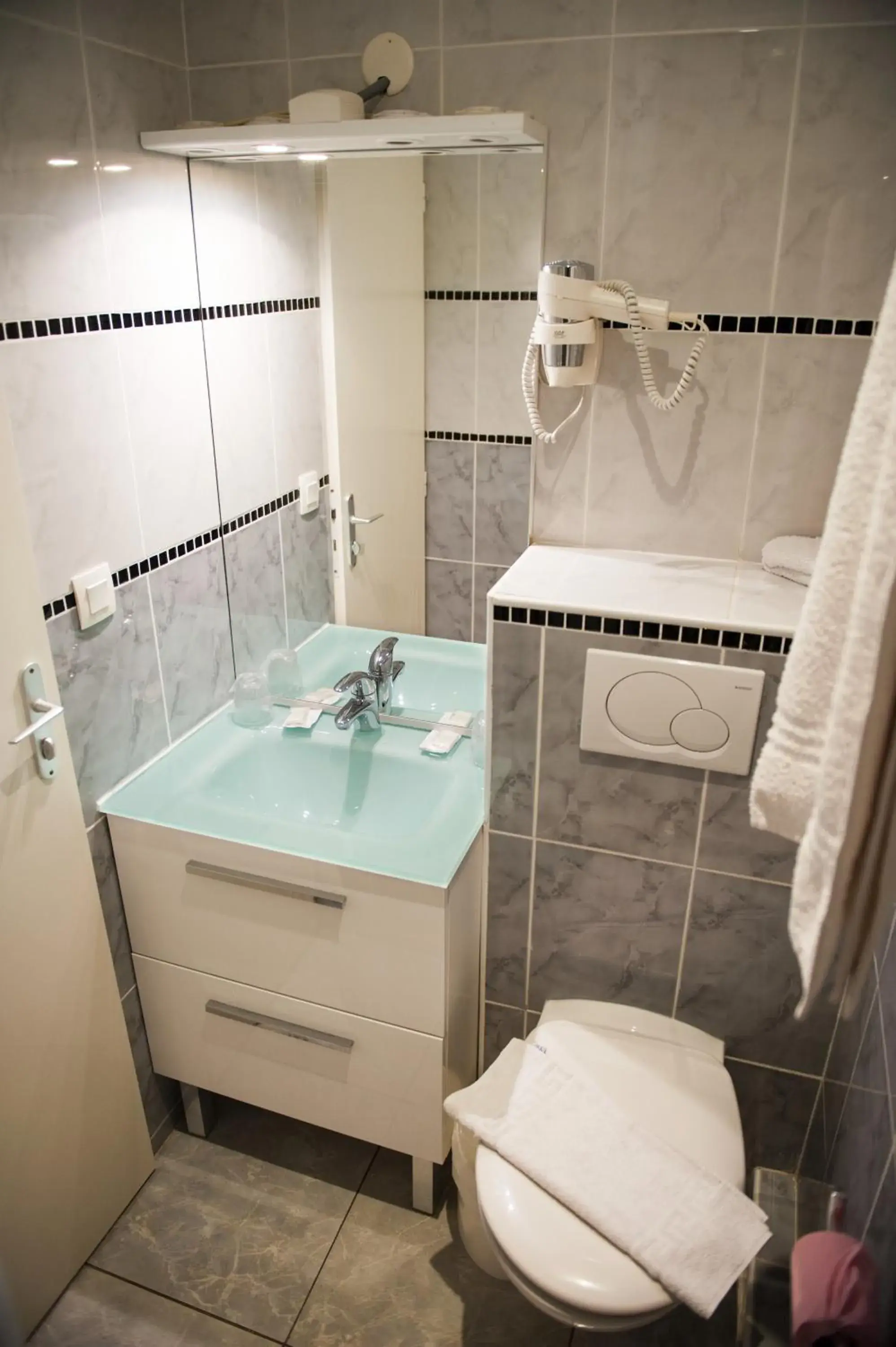 Bathroom in Hôtel Vendôme