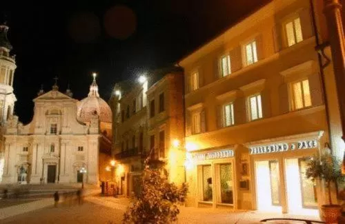 Facade/entrance in Hotel Pellegrino E Pace