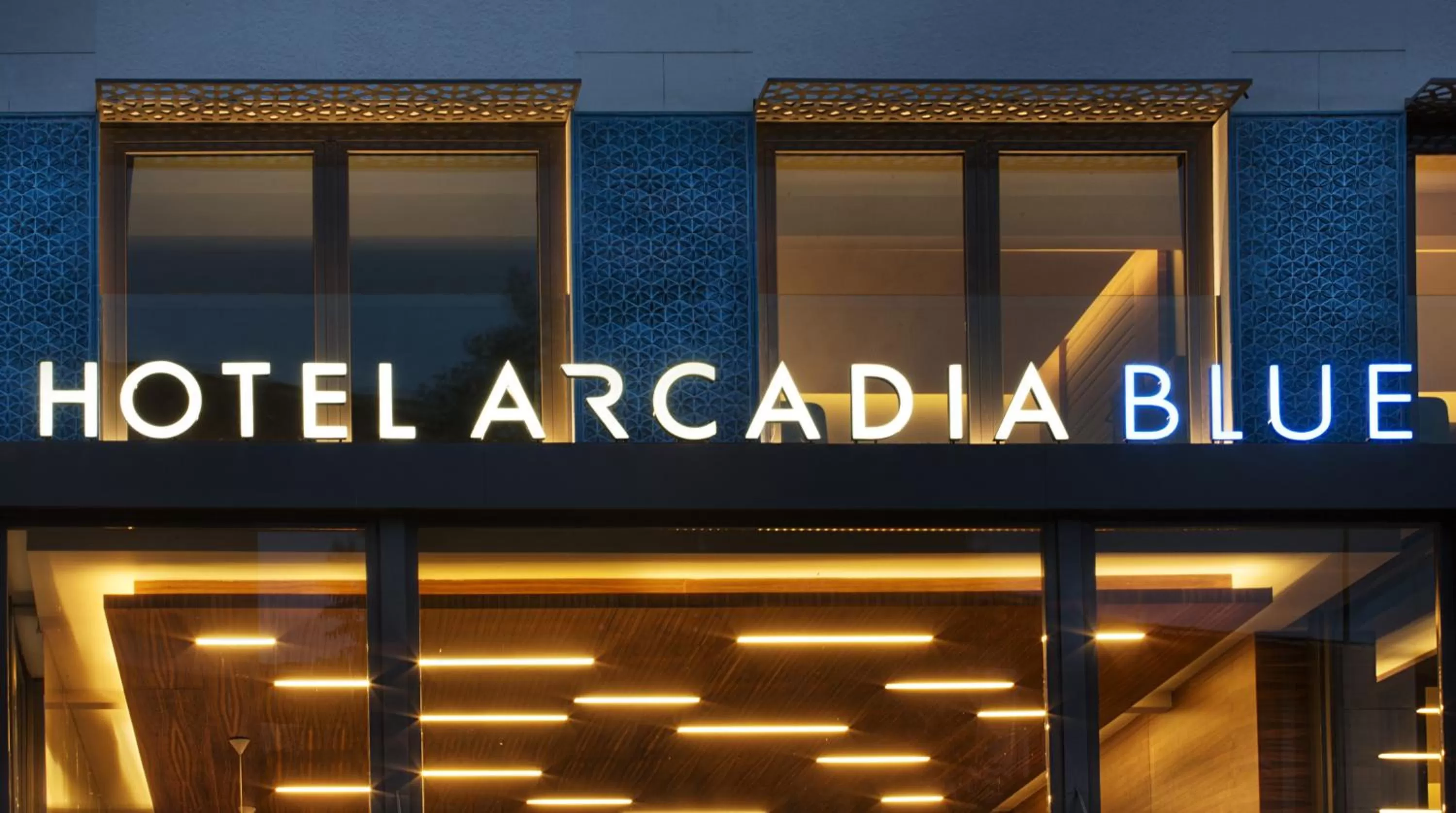 Facade/entrance in Hotel Arcadia Blue Istanbul