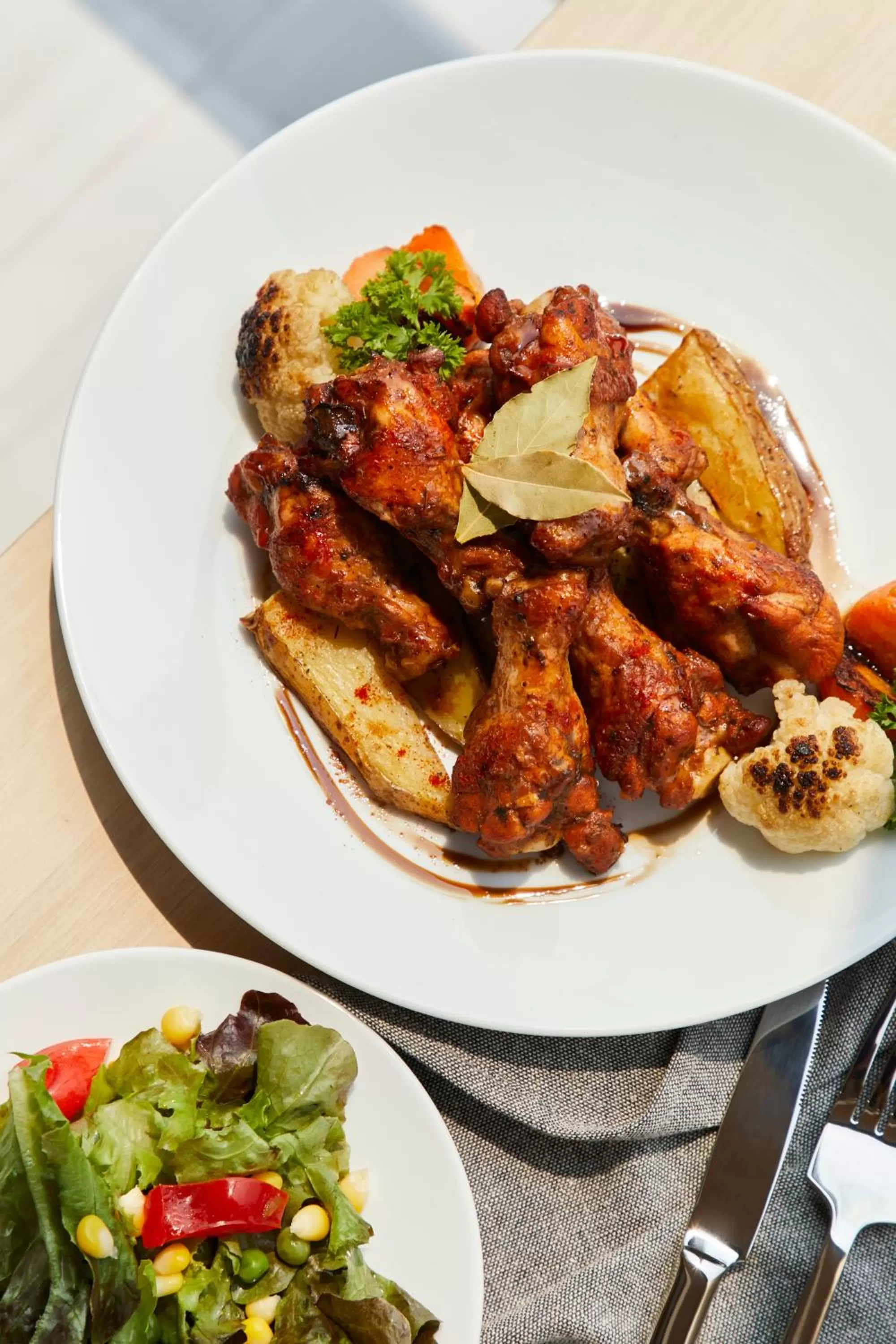 Restaurant/places to eat in The Quarter Ari by UHG