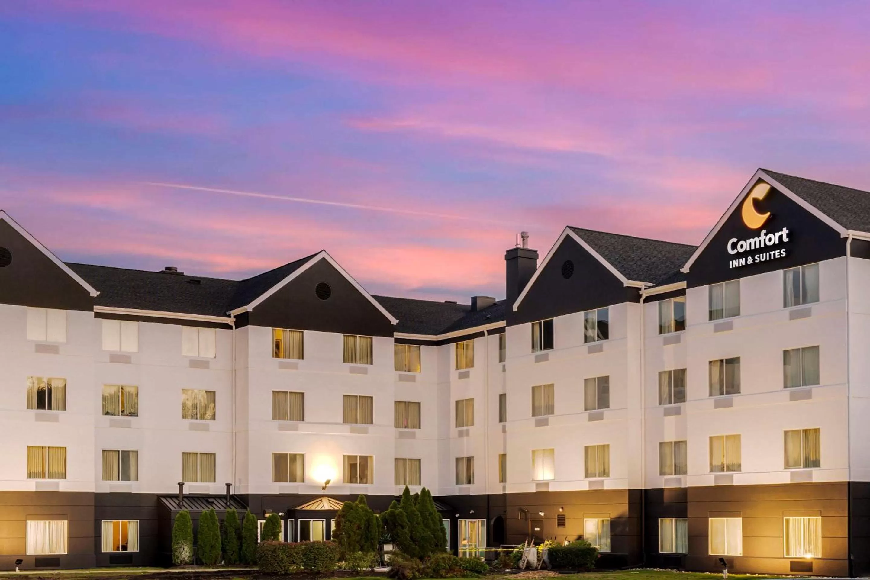 Property building in Comfort Inn & Suites Mt Laurel-Philadelphia