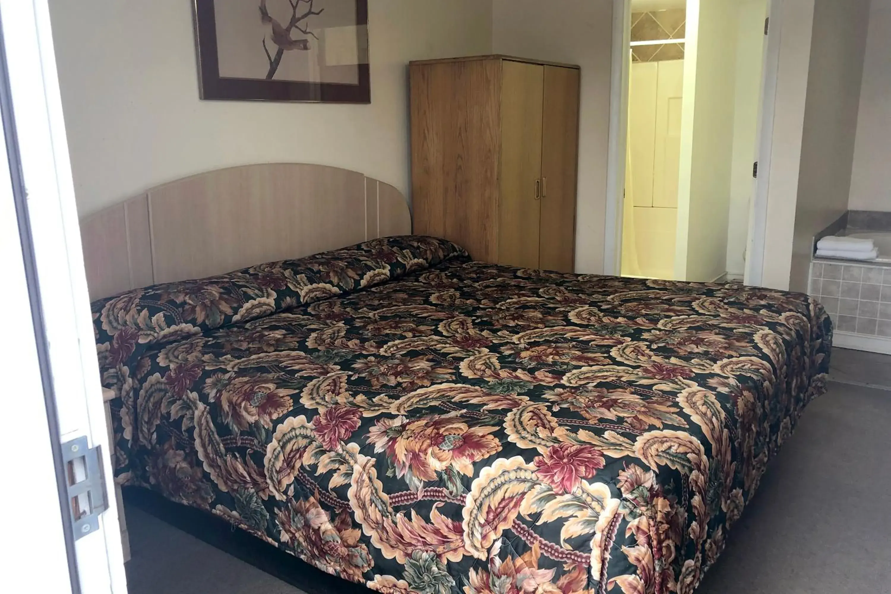 Bedroom, Bed in OYO Hotel Starlite Seneca Falls