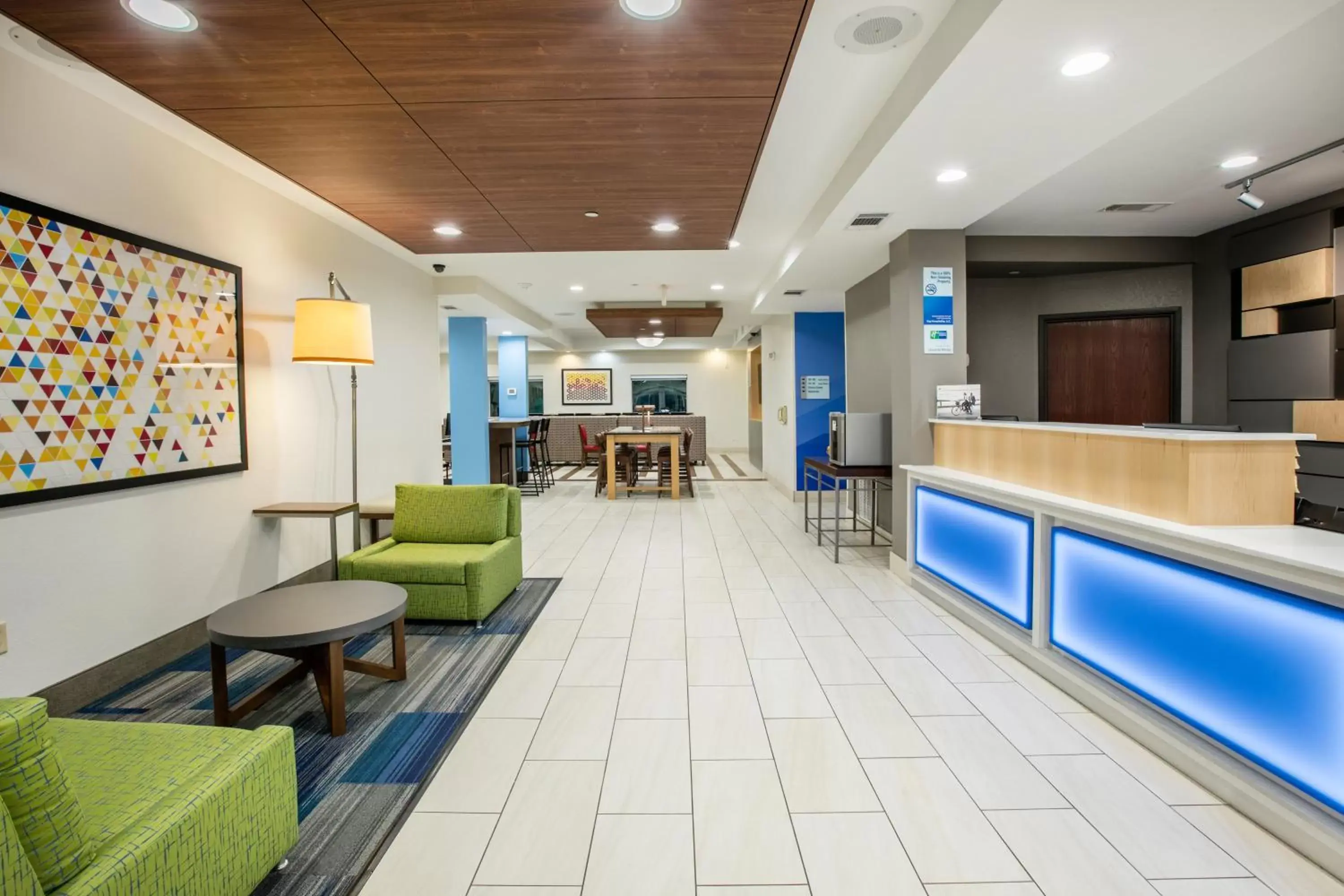 Property building, Lobby/Reception in Holiday Inn Express Hotel & Suites Dallas - Grand Prairie I-20, an IHG Hotel