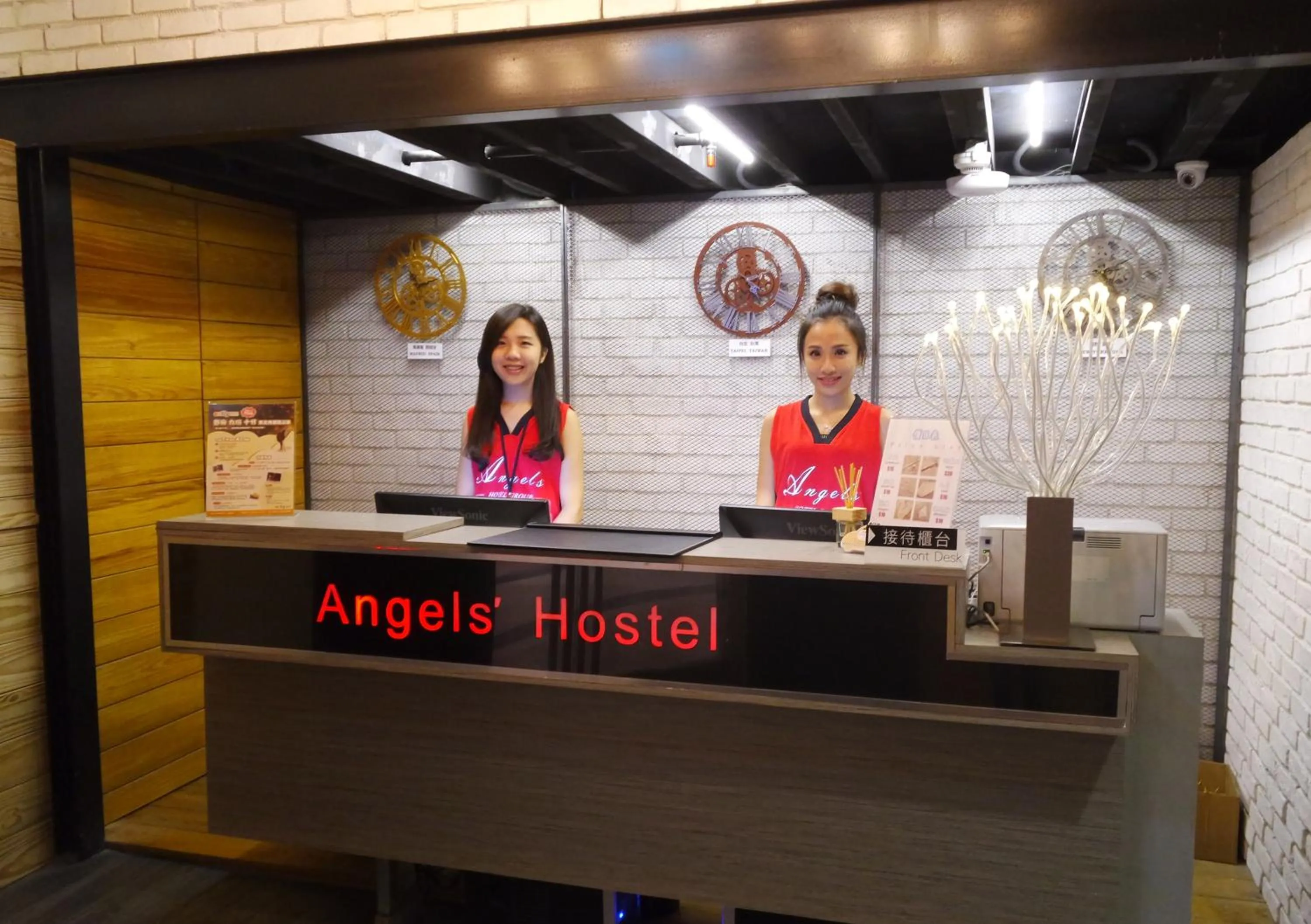 Lobby or reception in Angels Hostel Taipei Ximen