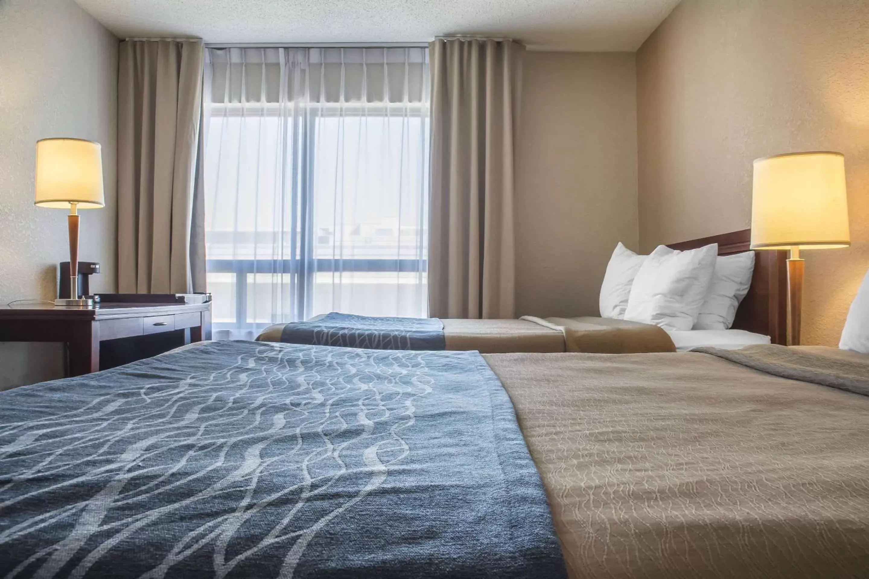 Photo of the whole room, Bed in Comfort Inn London - Ontario