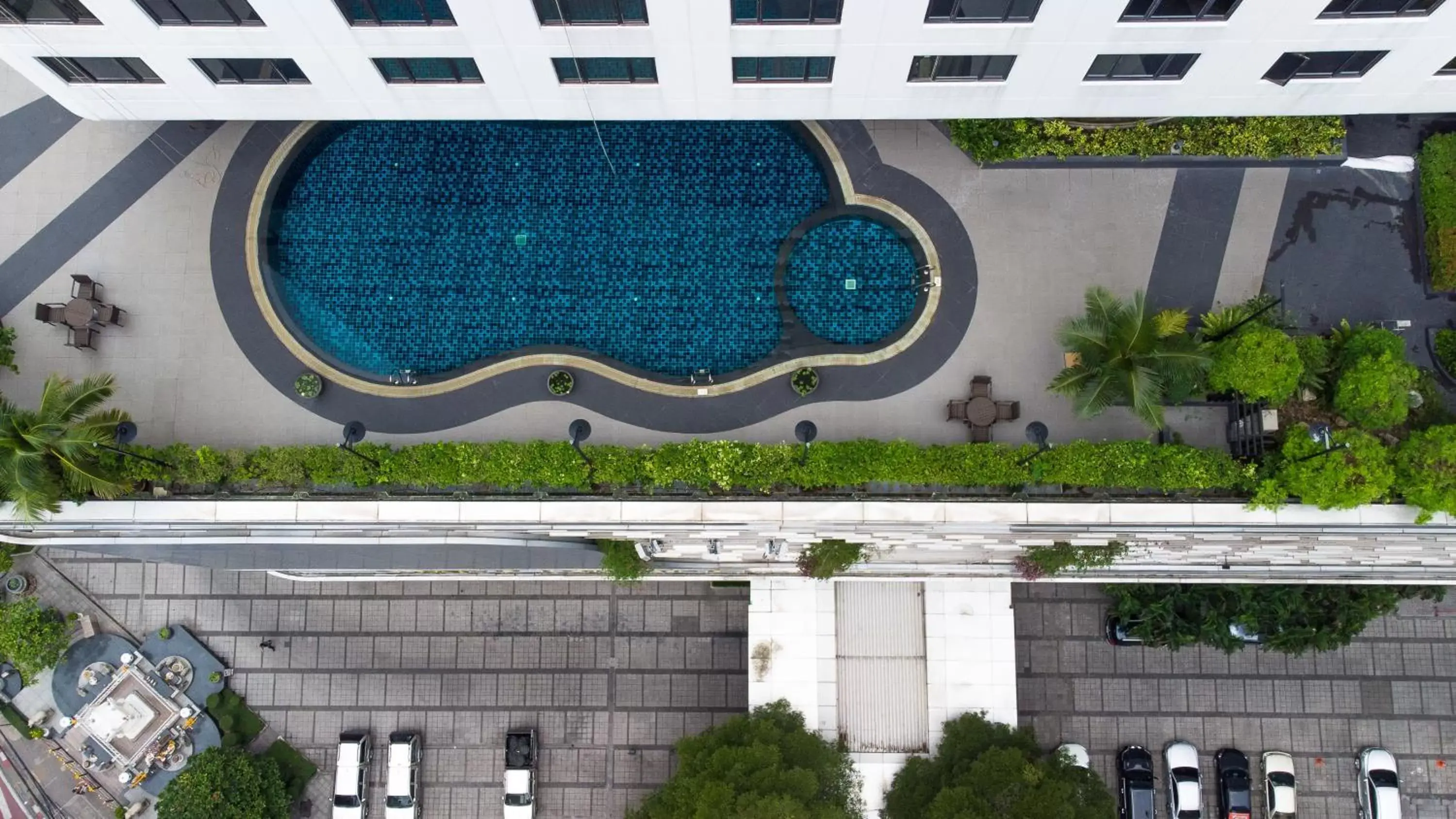 Swimming pool in Grand Fortune Hotel Bangkok - SHA Extra Plus
