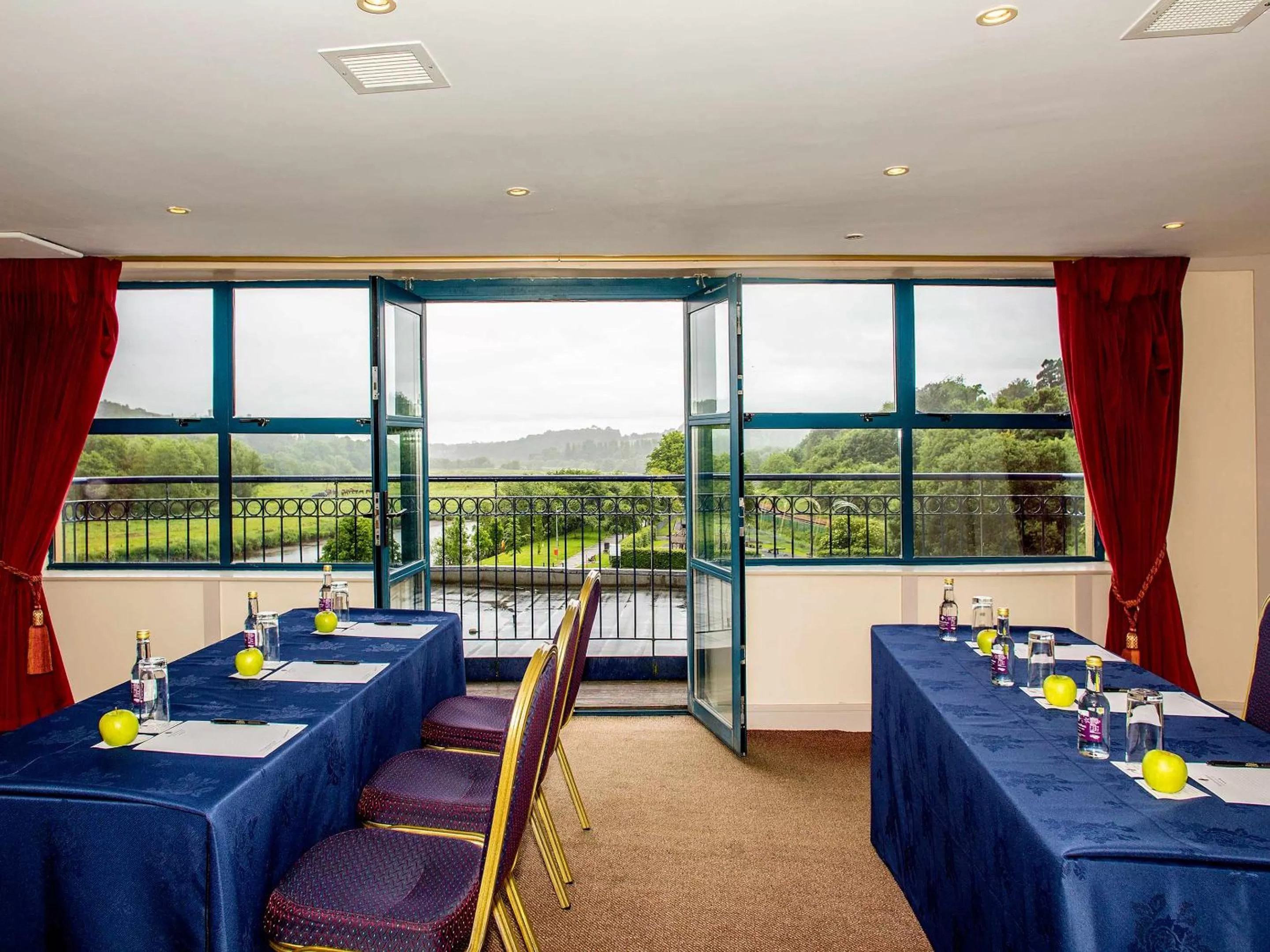 Banquet/Function facilities in Riverside Park Hotel