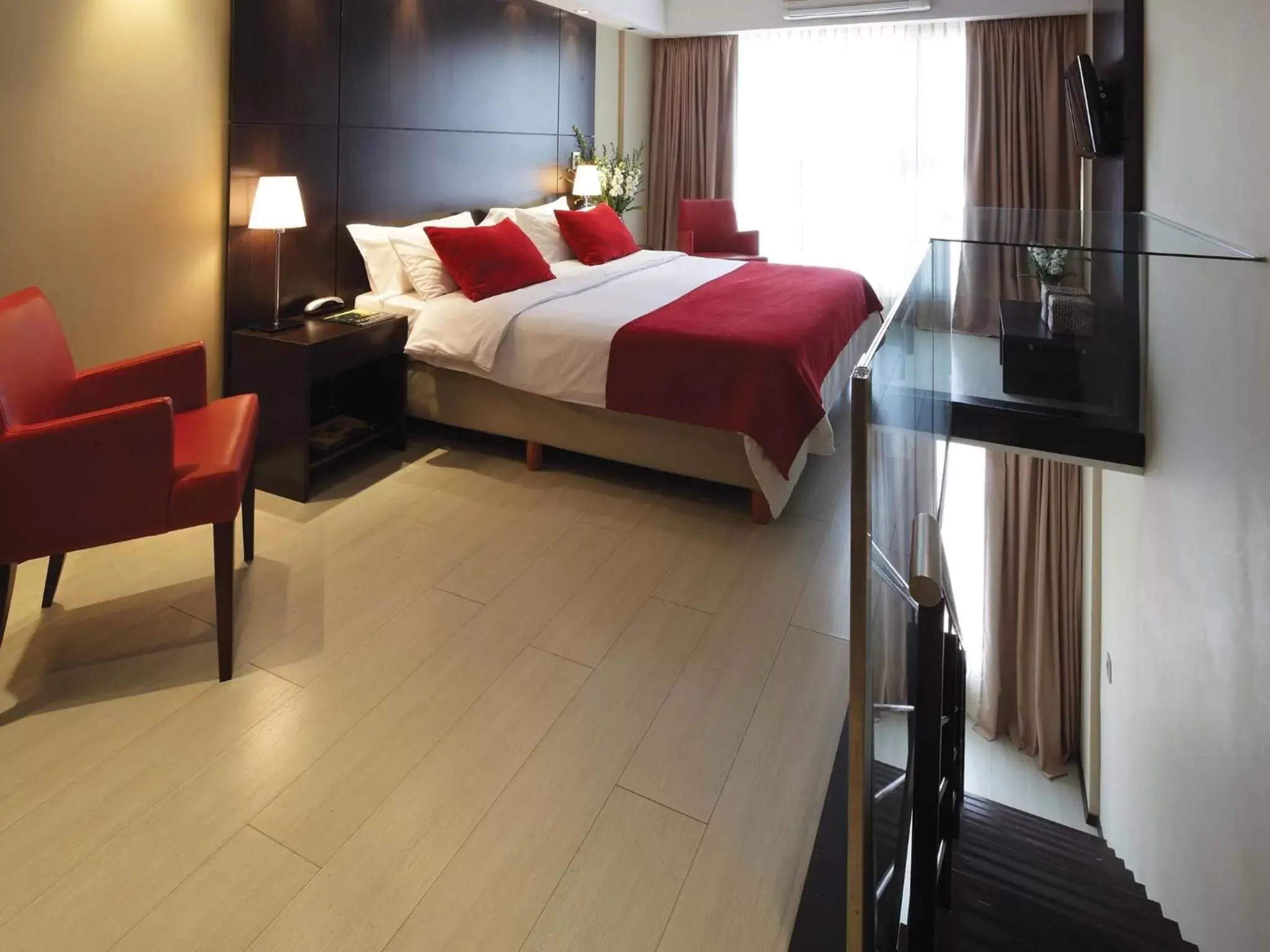 Photo of the whole room, Bed in HTL City Baires