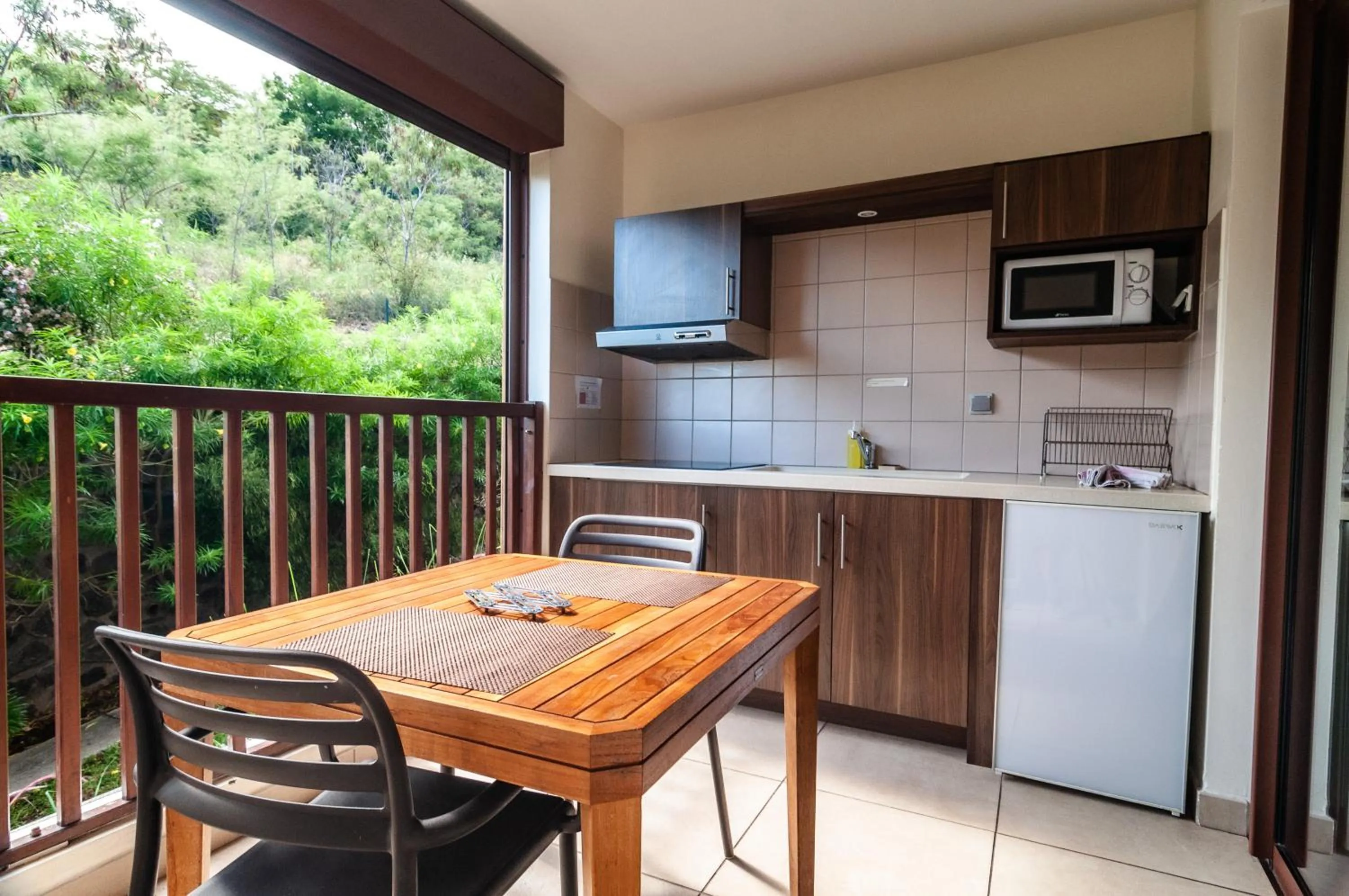 Kitchen or kitchenette in Tama Hotel