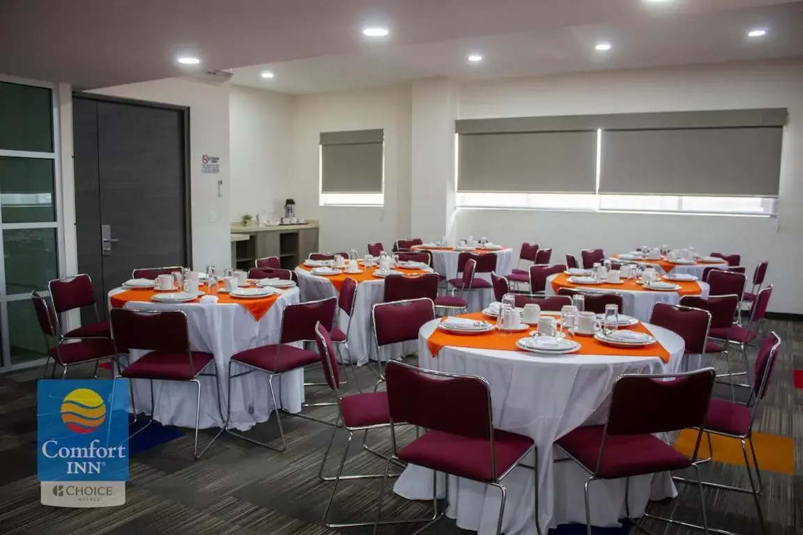 Meeting/conference room in Comfort Inn Querétaro