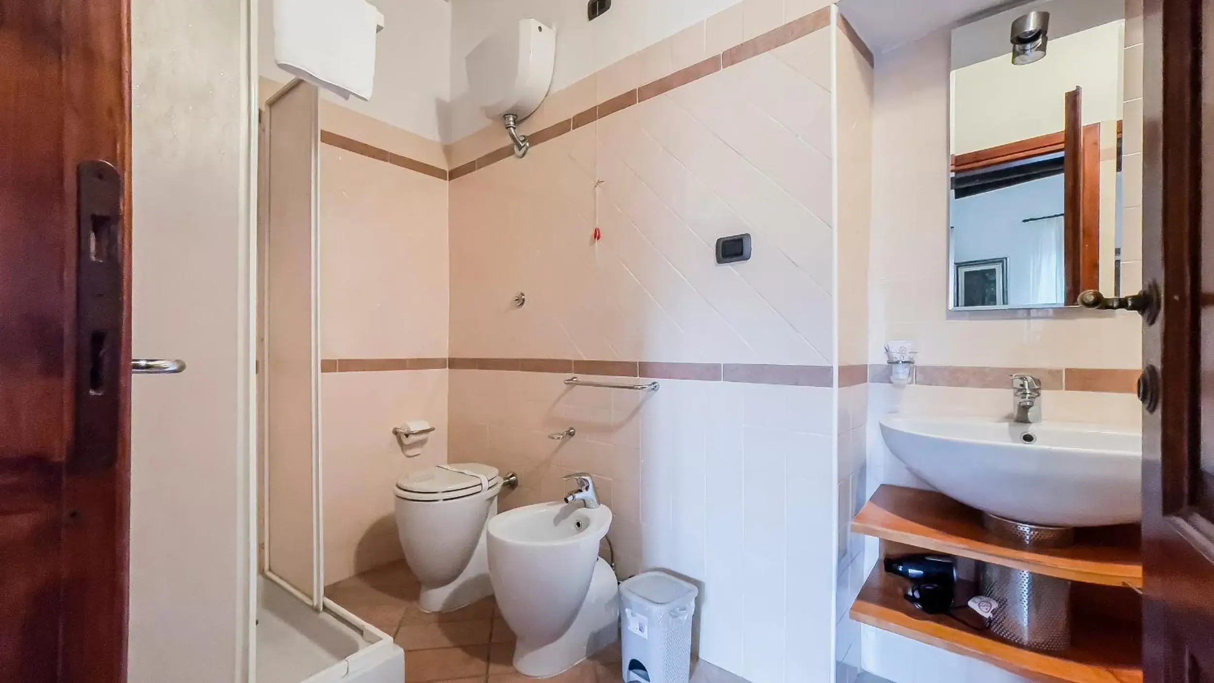 Bathroom in Borgo San Valentino