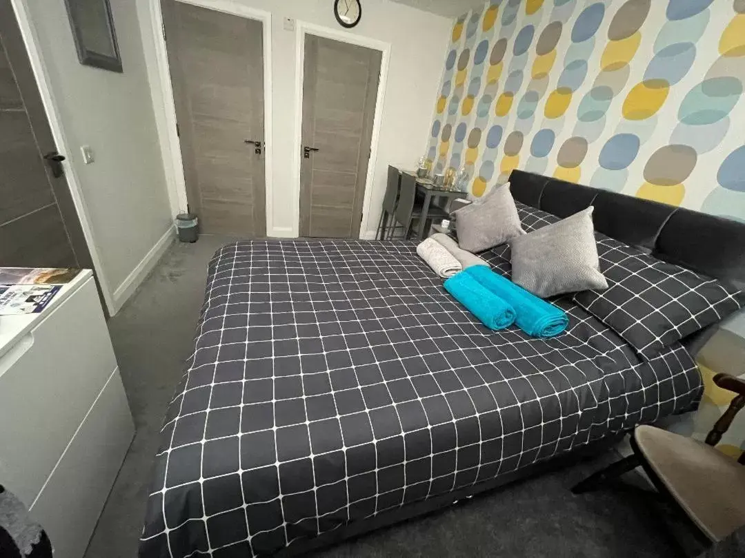 Bed in Spacious Double Room En-Suite