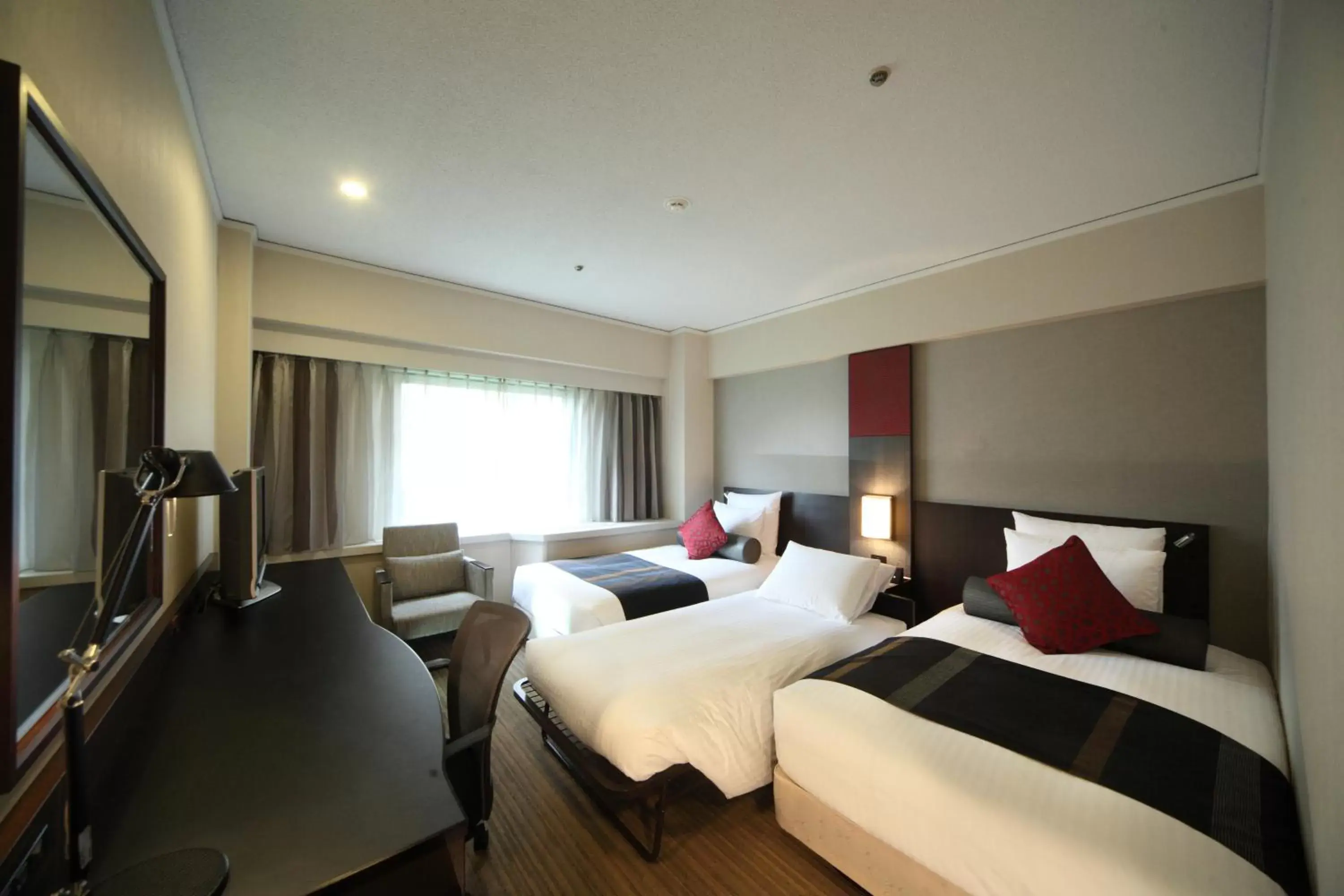 Photo of the whole room, Bed in ANA Crowne Plaza Fukuoka, an IHG Hotel