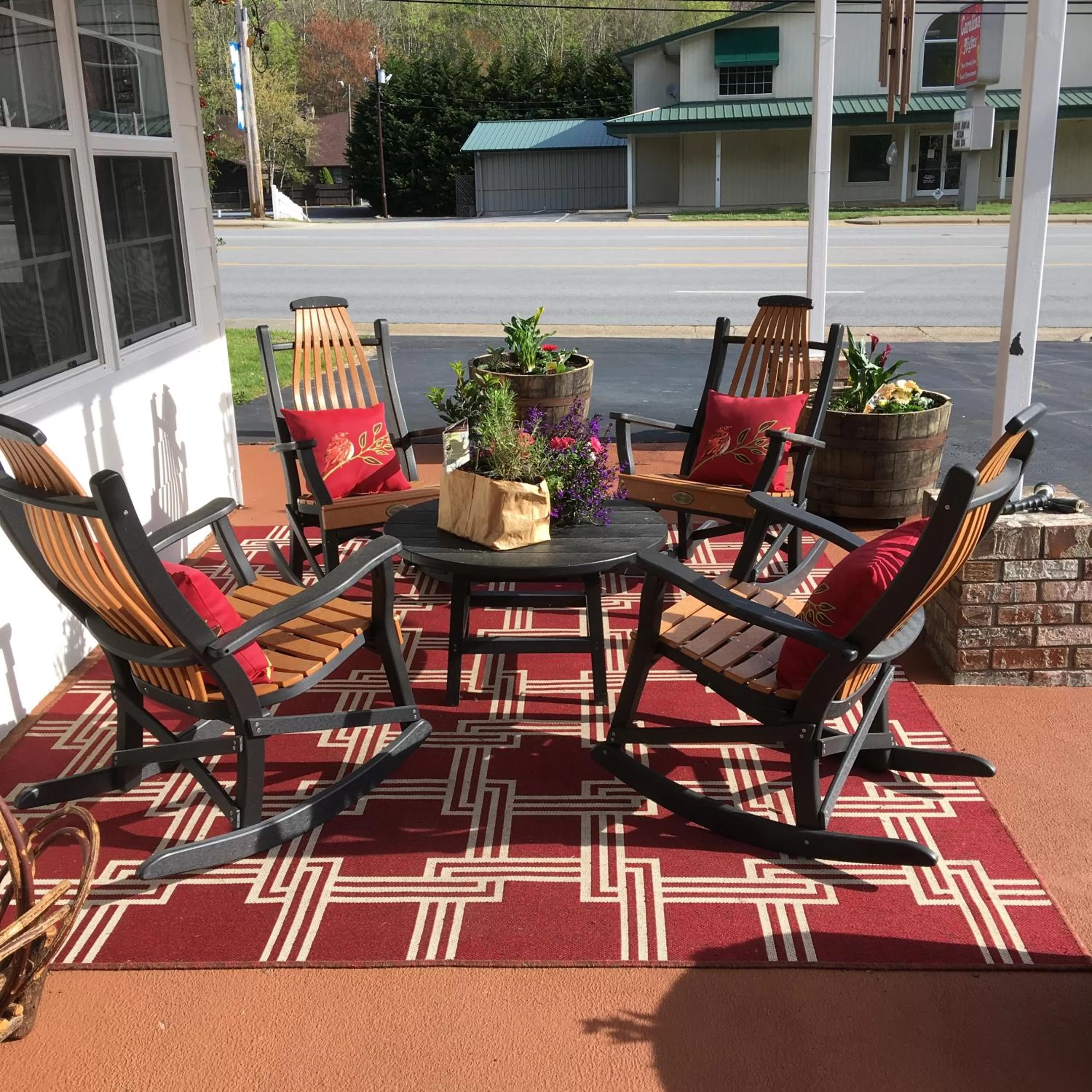 Patio in Cardinal Inn