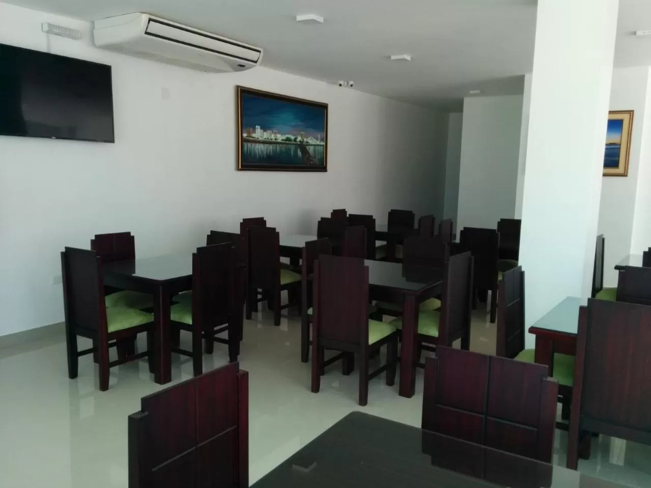 Restaurant/places to eat in Manta Airport Hotel