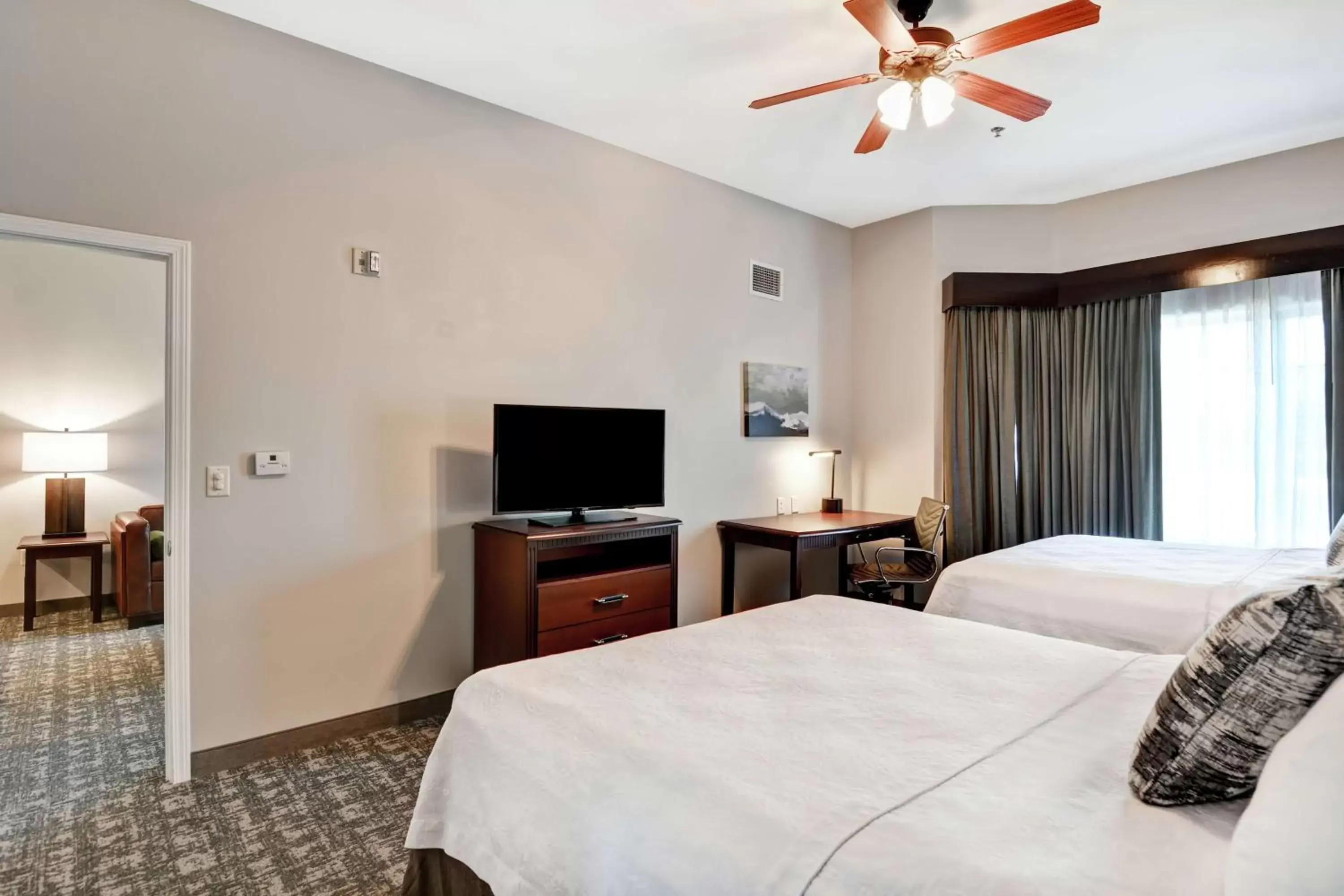 Living room, Bed in Homewood Suites by Hilton Reno