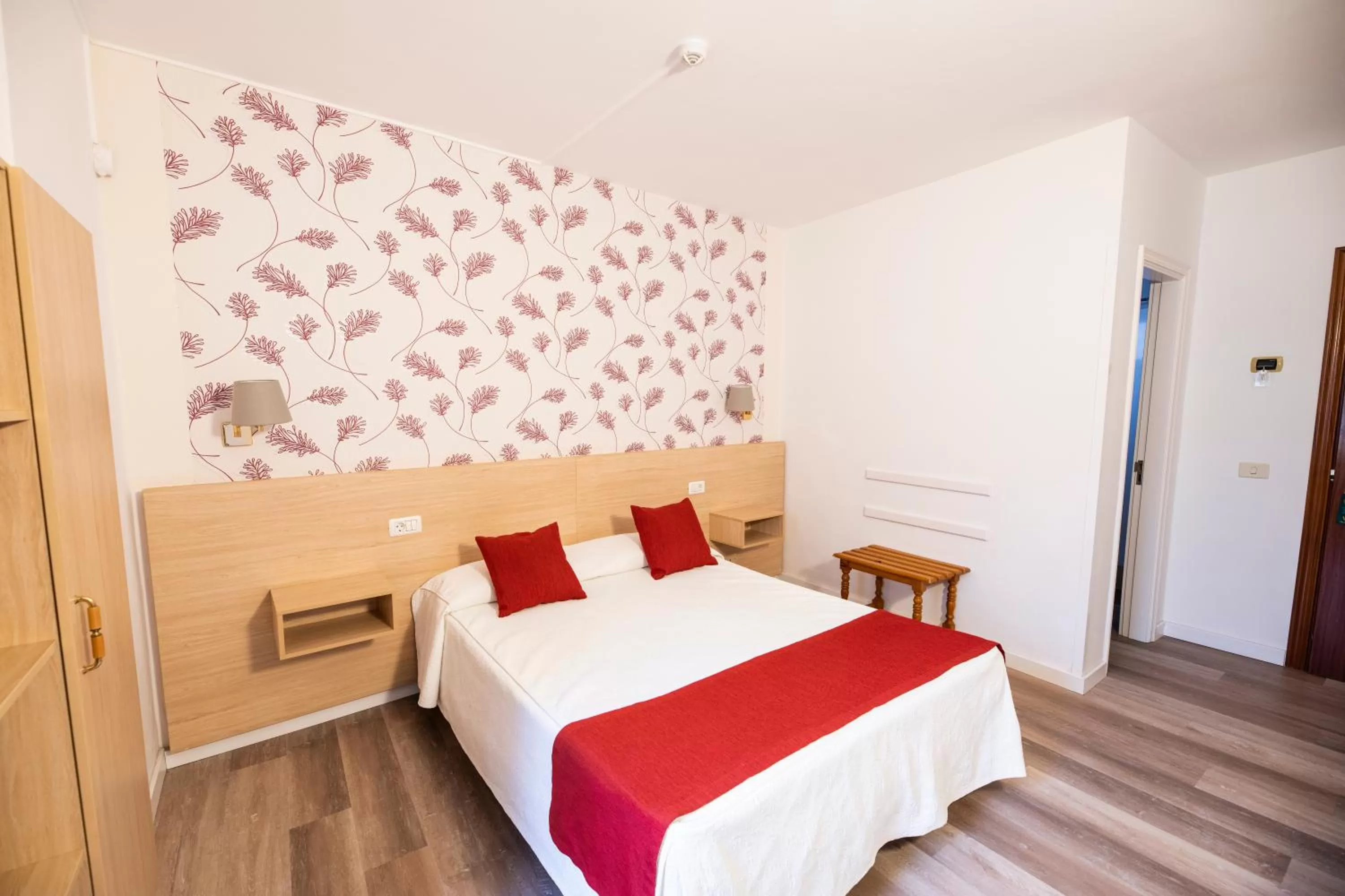 Photo of the whole room, Bed in Hotel Apartamentos Villa Gomera