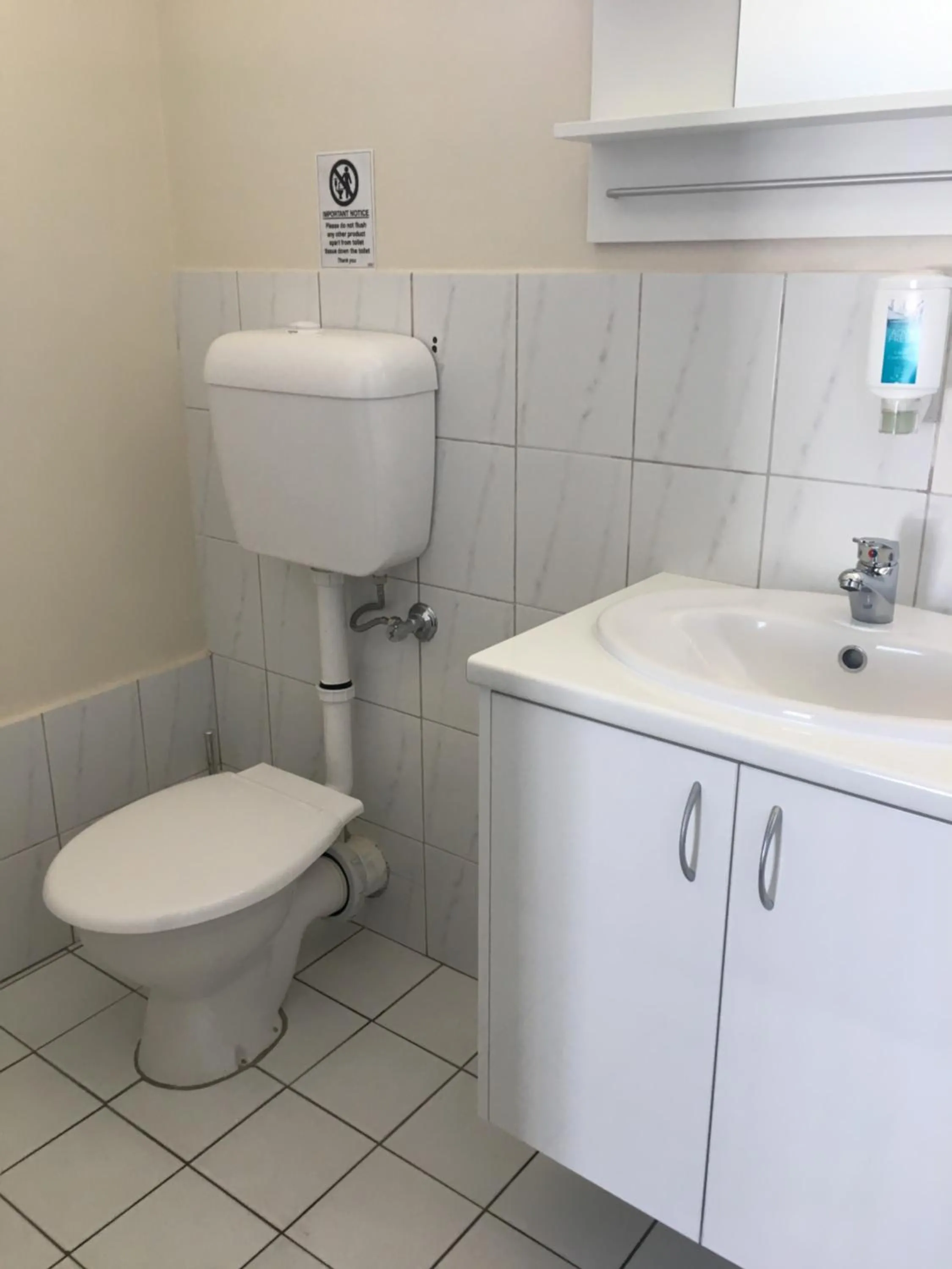 Toilet in City West Motel