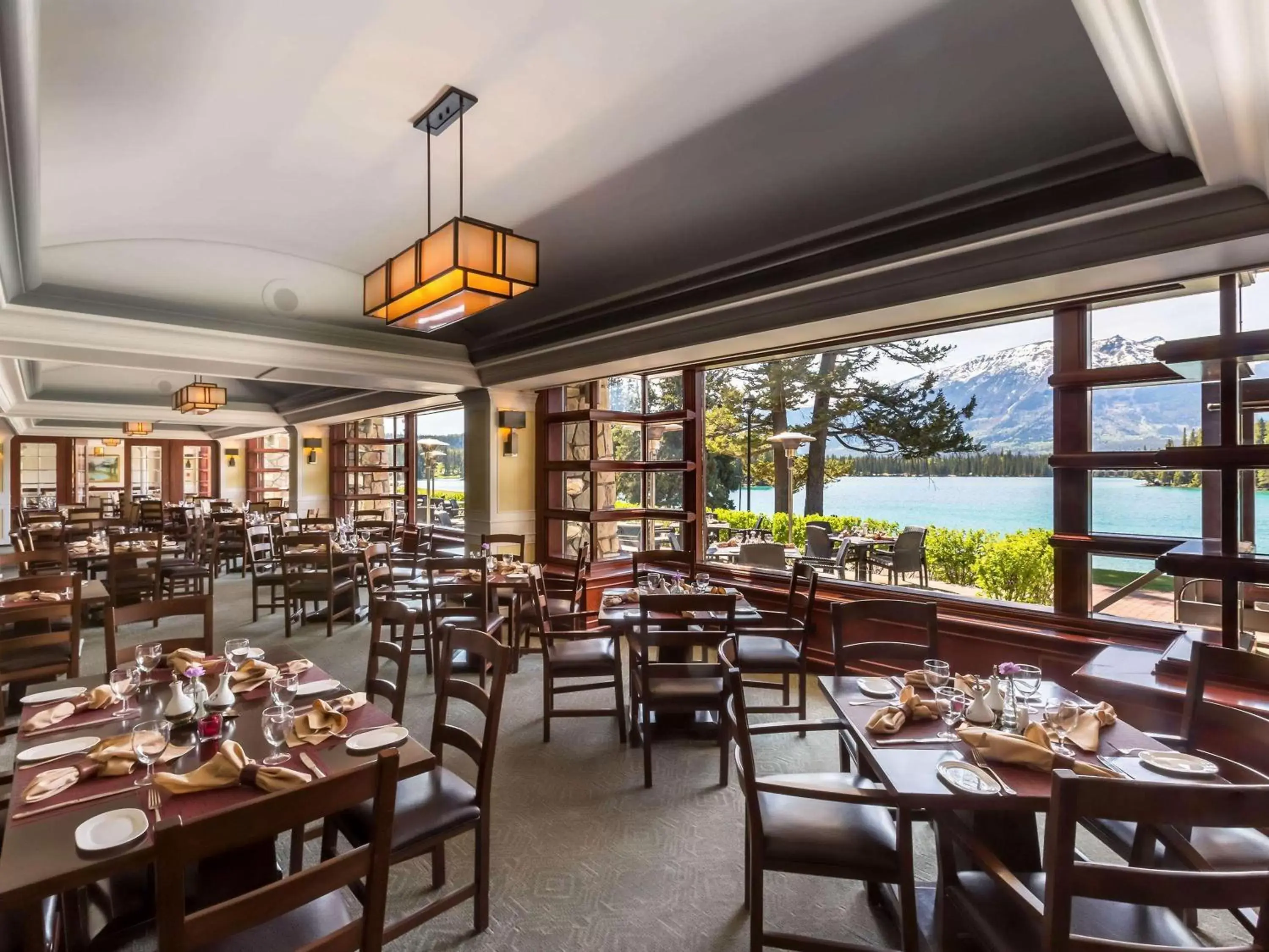 Restaurant/Places to Eat in Fairmont Jasper Park Lodge