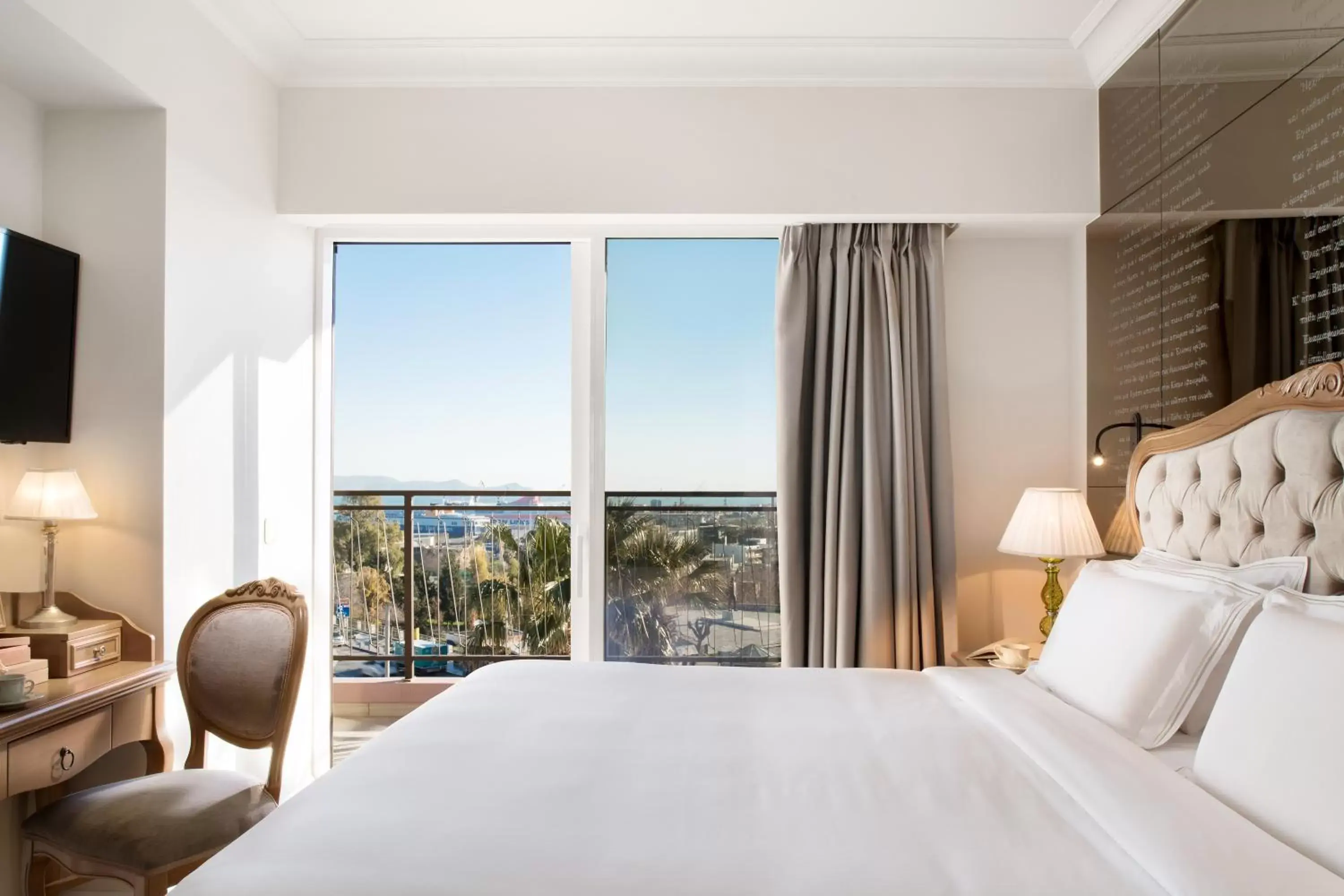 Bed in Legacy Gastro Suites Bed in Legacy Gastro Suites