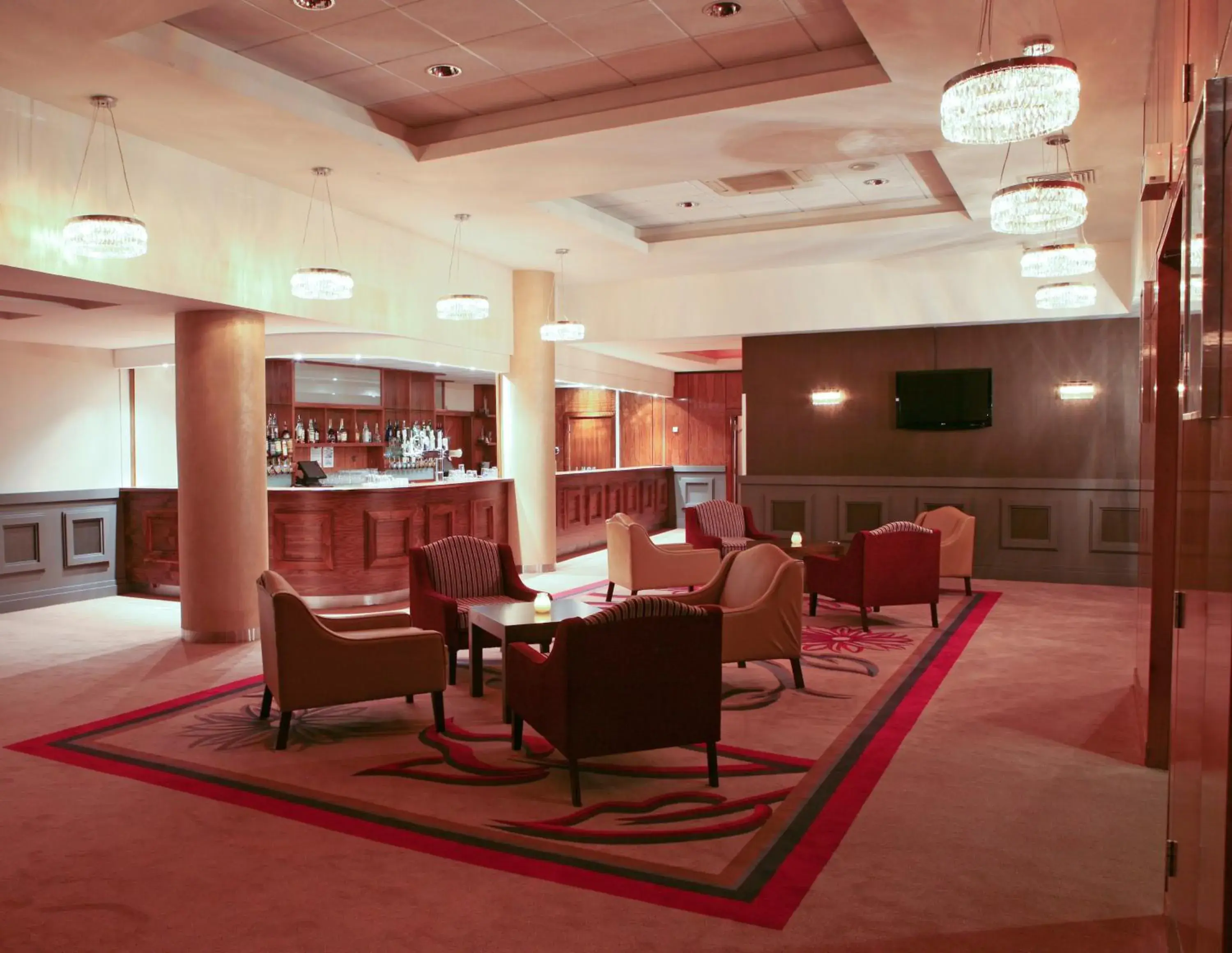 Communal lounge/ TV room, Lobby/Reception in City Hotel