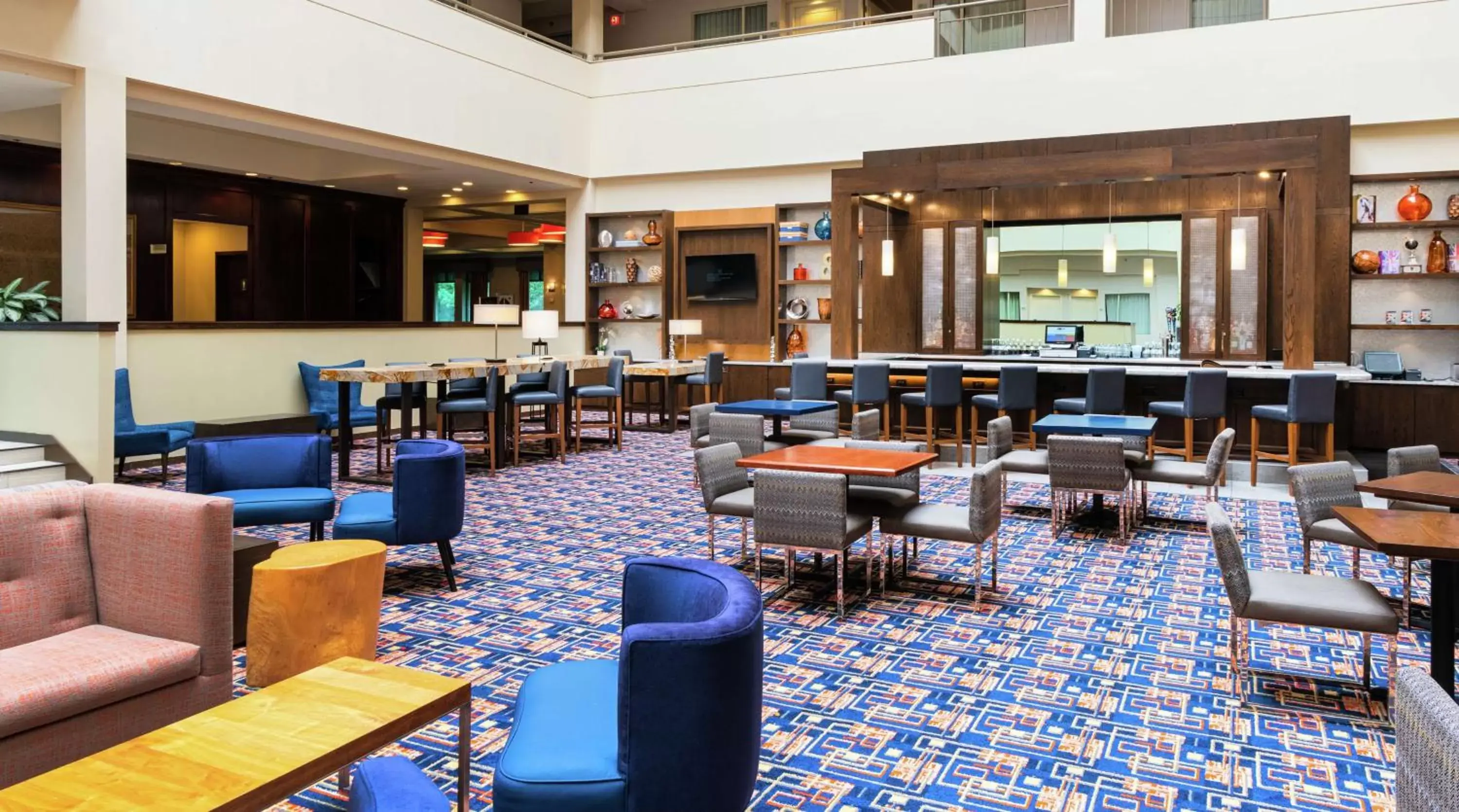 Lobby or reception, Restaurant/Places to Eat in DoubleTree Suites by Hilton Hotel Philadelphia West